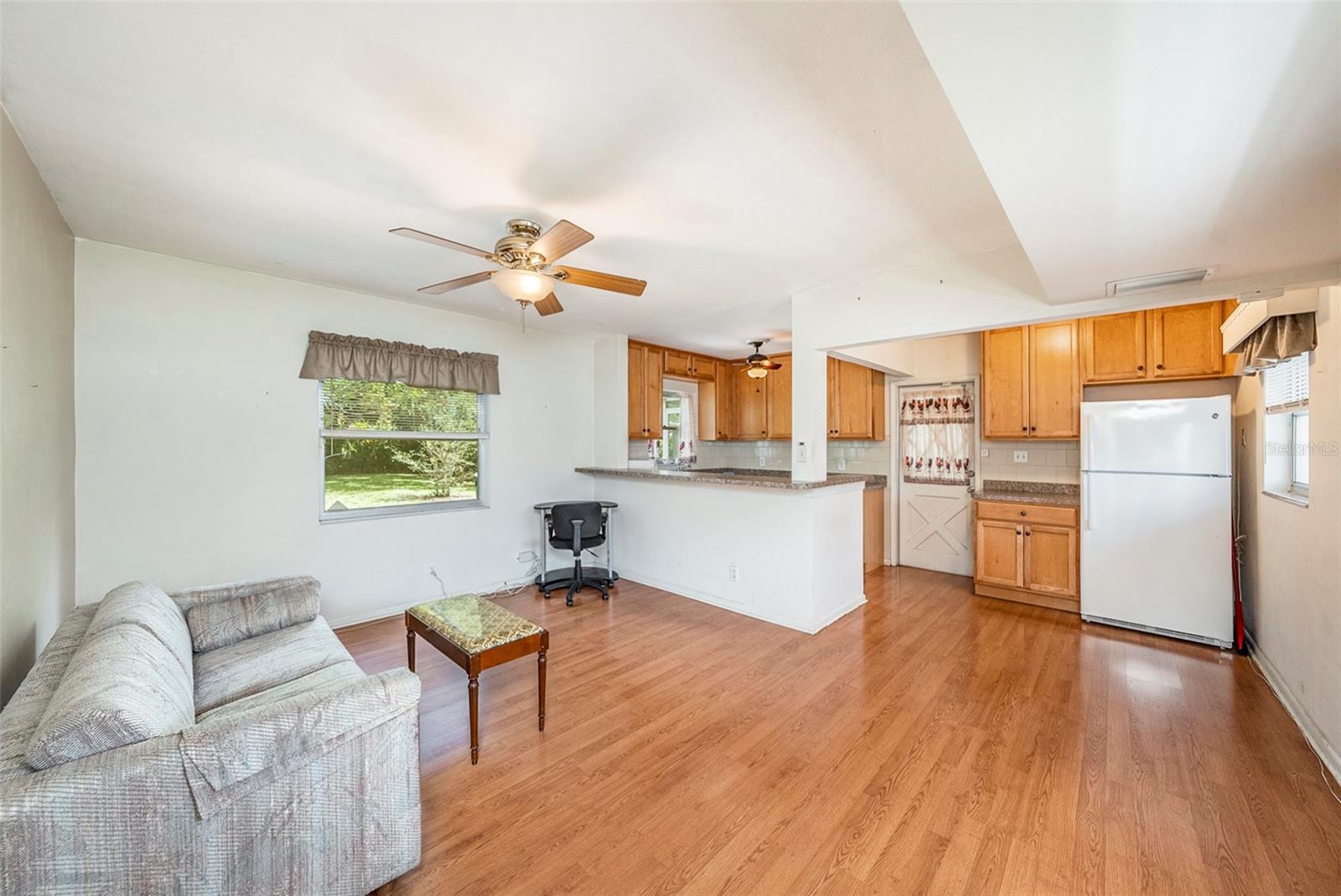 Endless laminate wood flooring throughout!