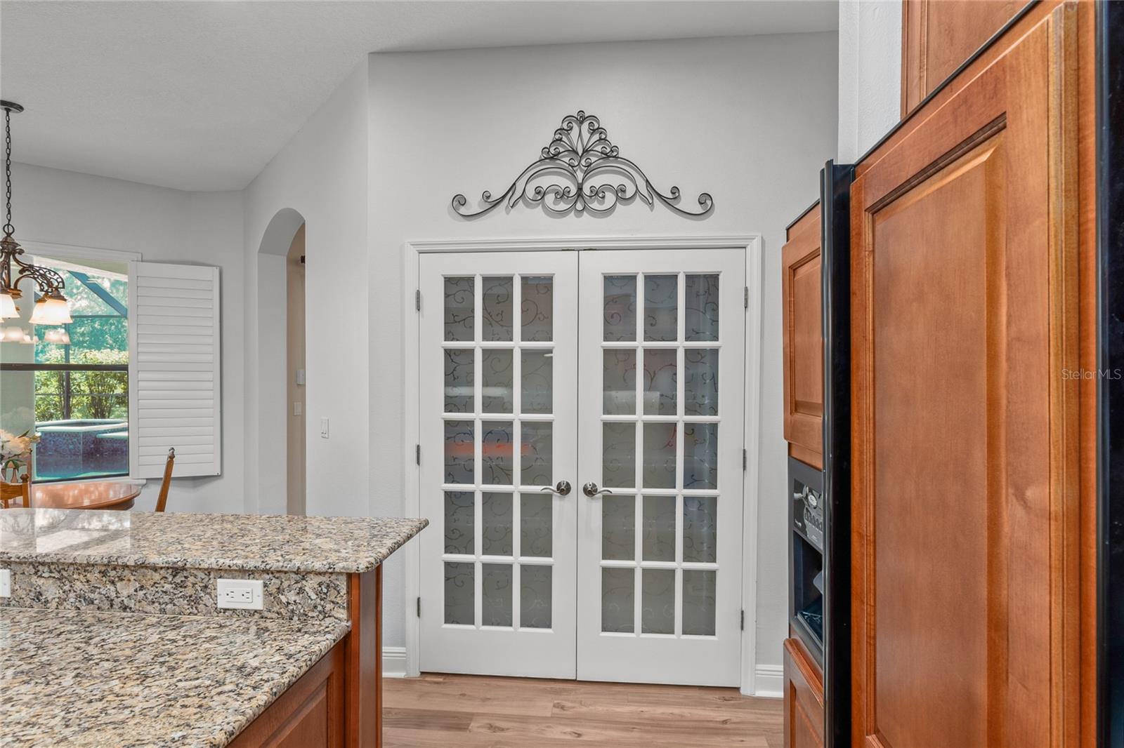 Kitchen pantry