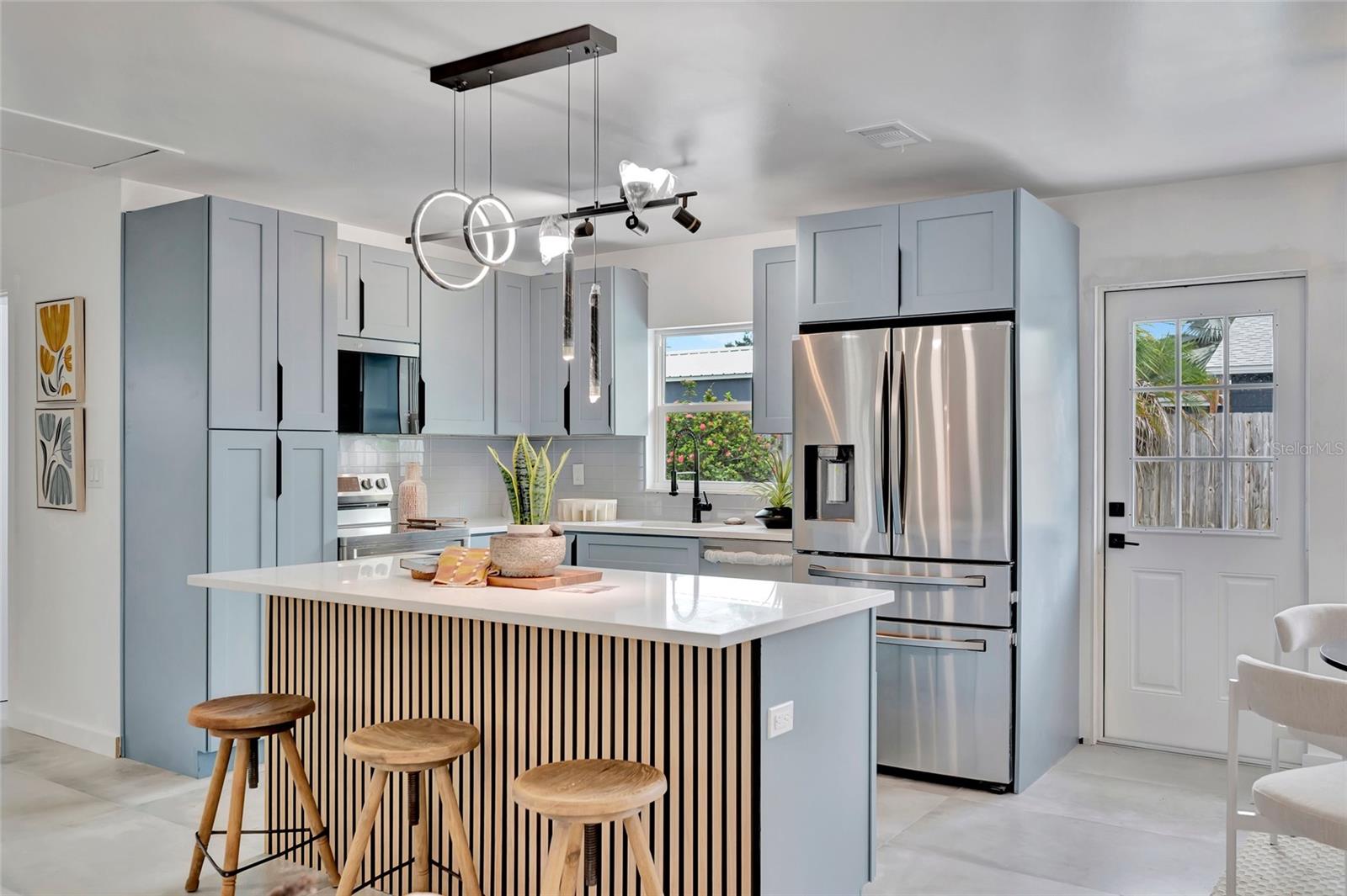 The Kitchen island / Kitchen