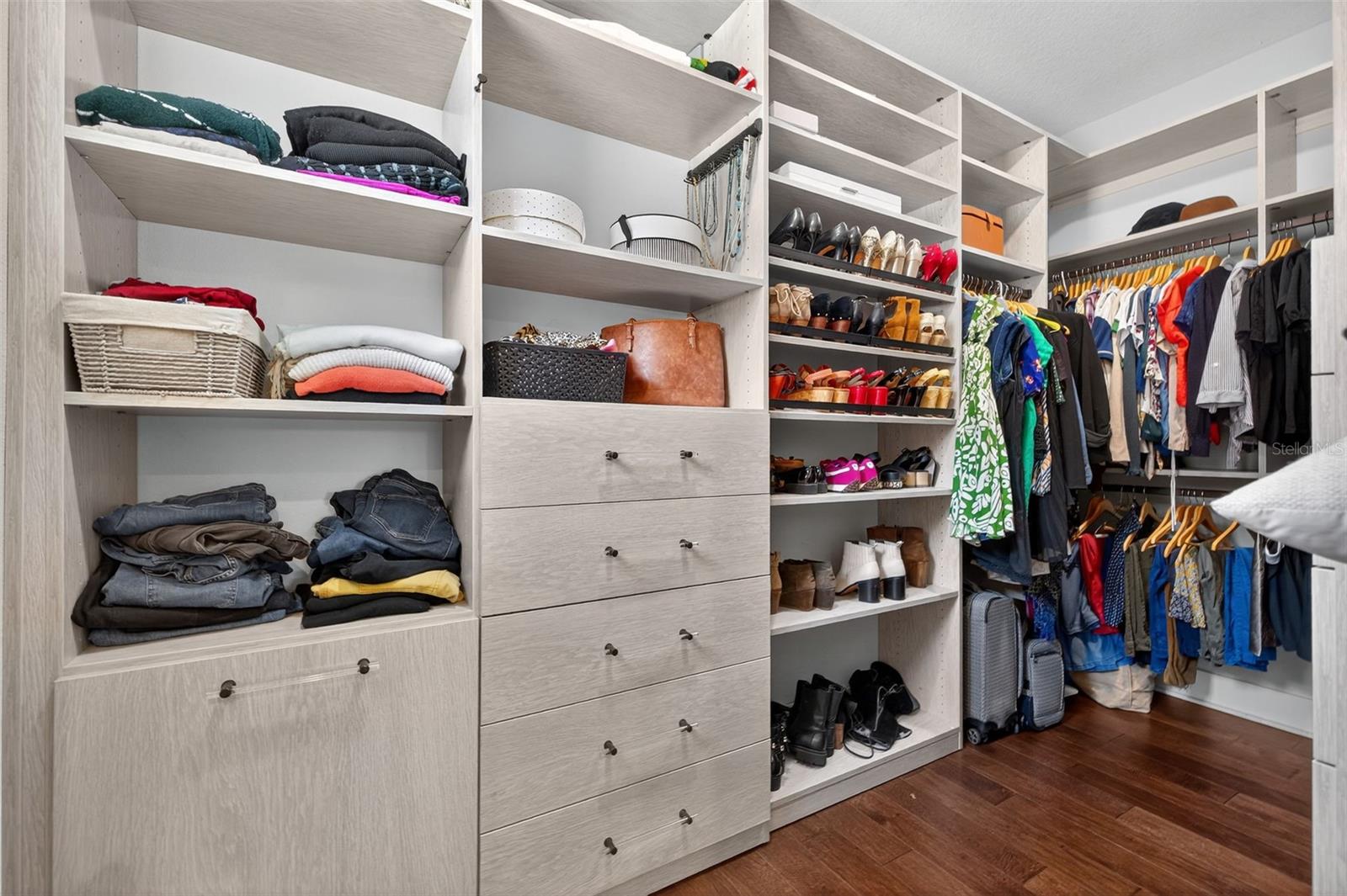 Walk in closet in primary suite