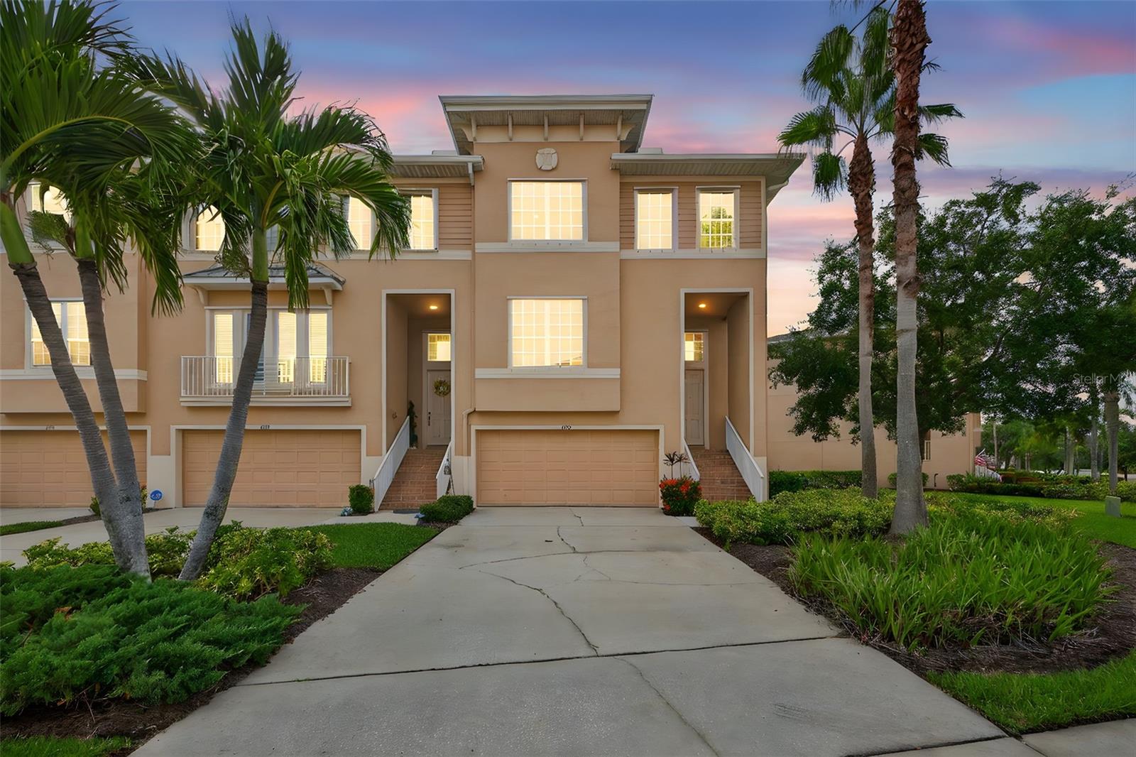 End Unit with lake view