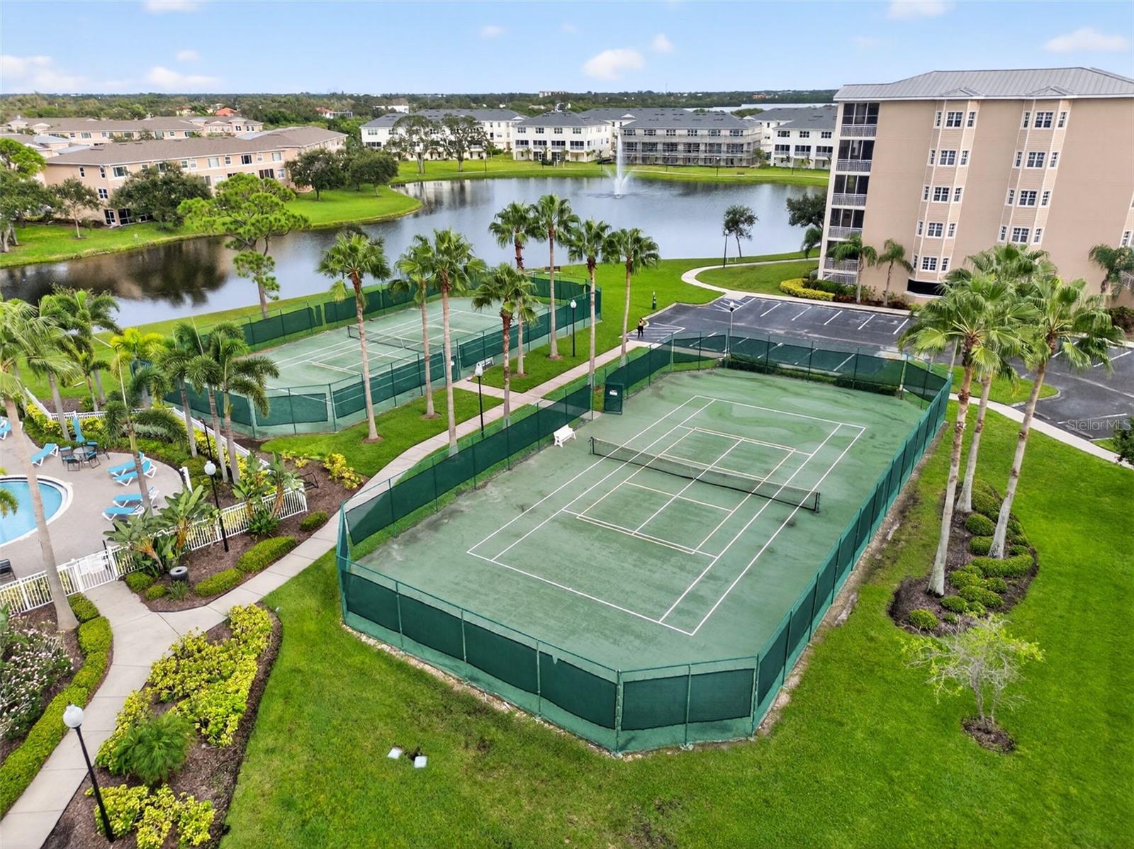 Tennis/Pickle ball courts