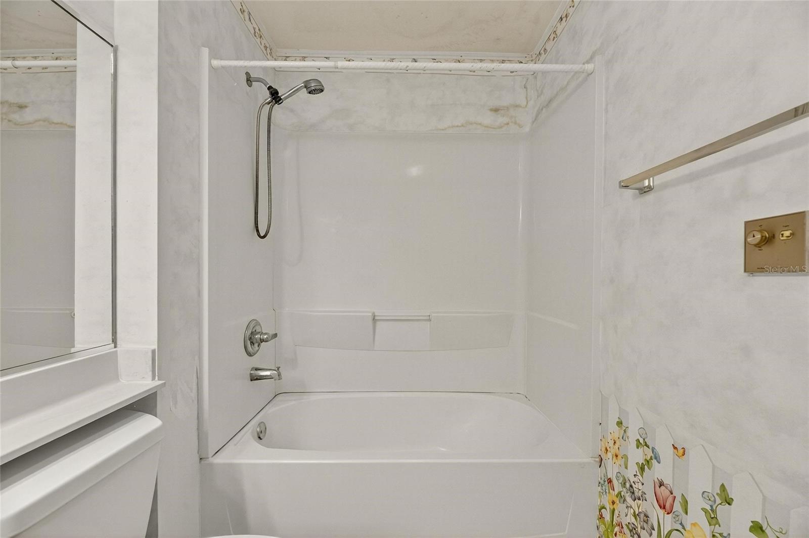 2nd Bathroom