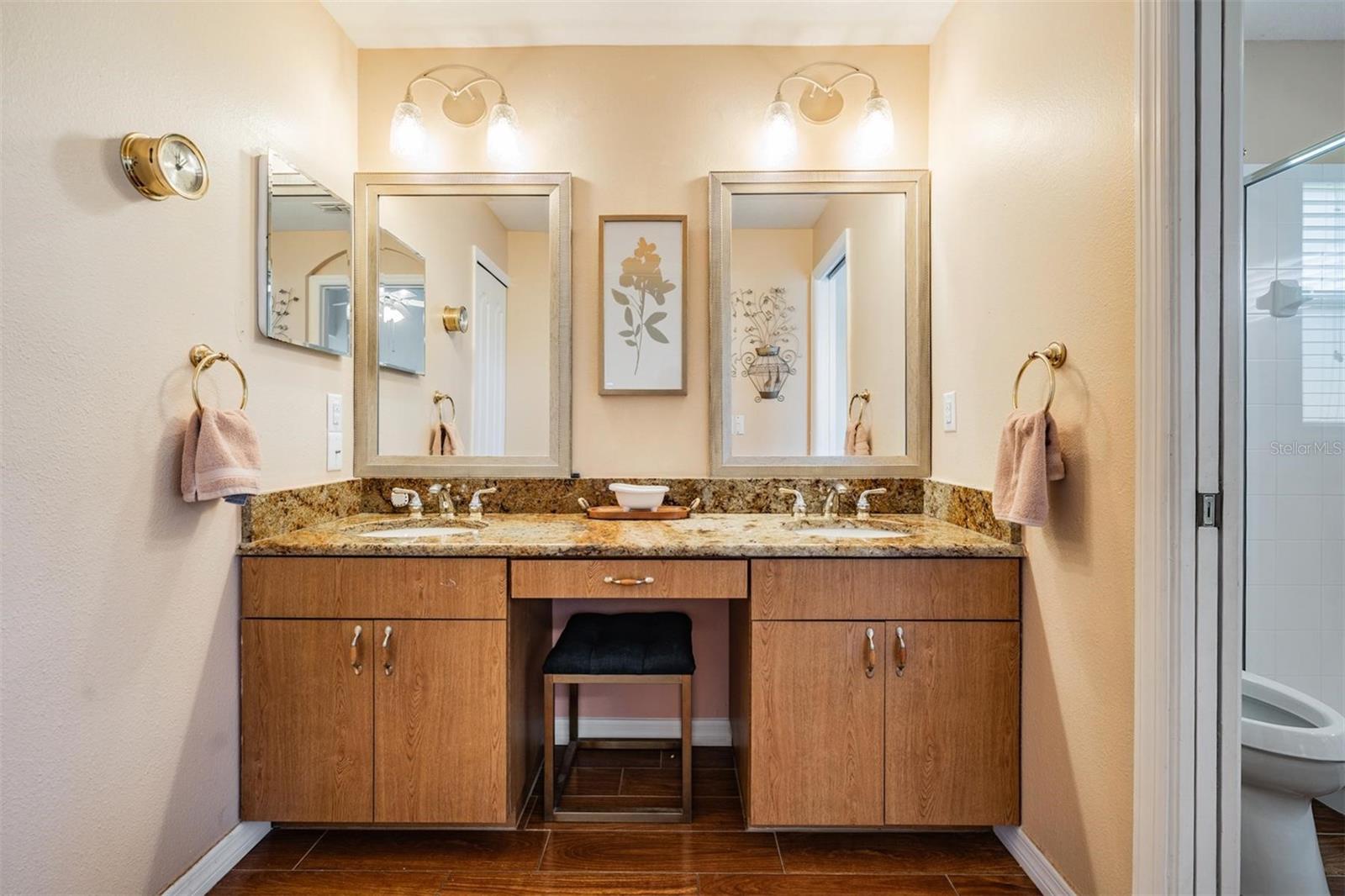 Double vanity with seating