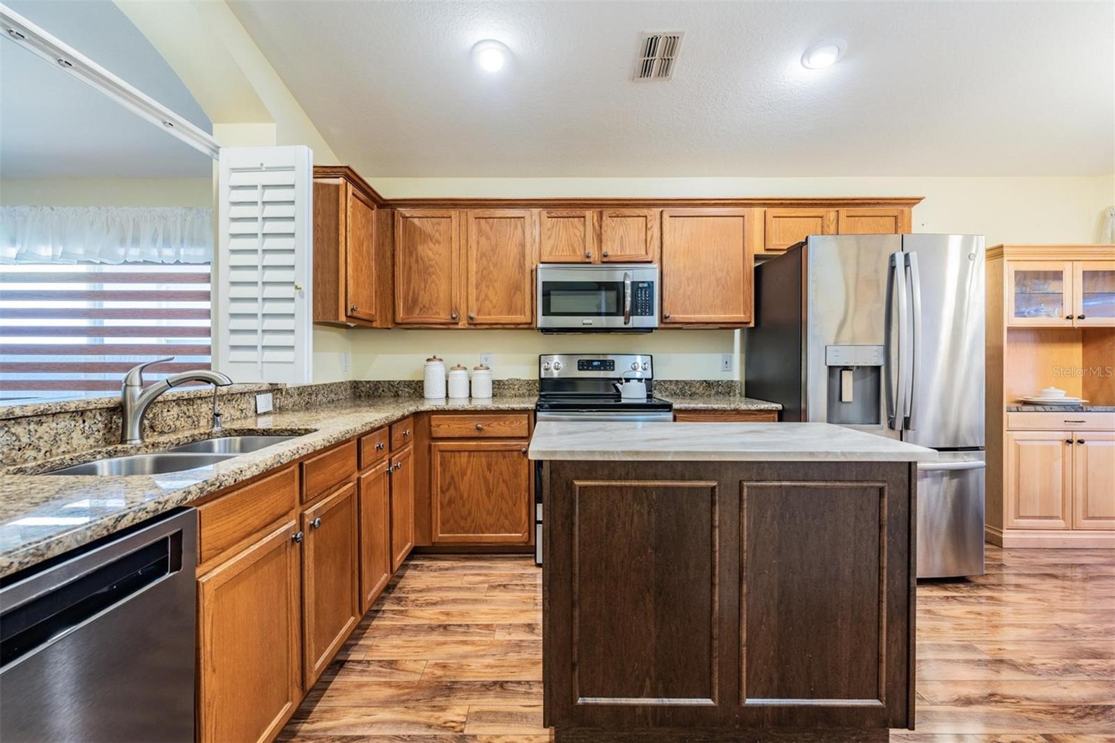 All stainless appliances