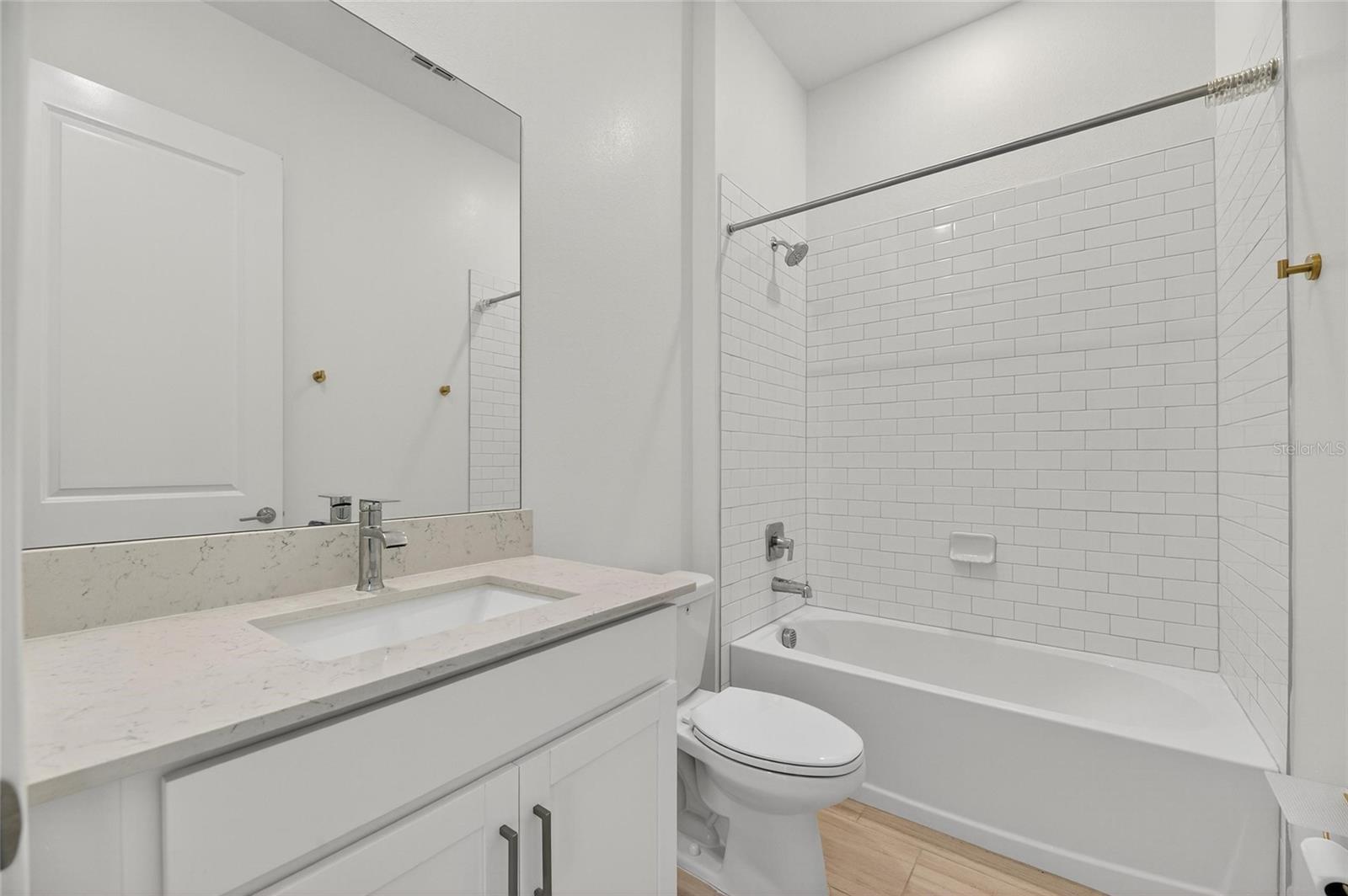 DOWNSTAIRS FULL BATH