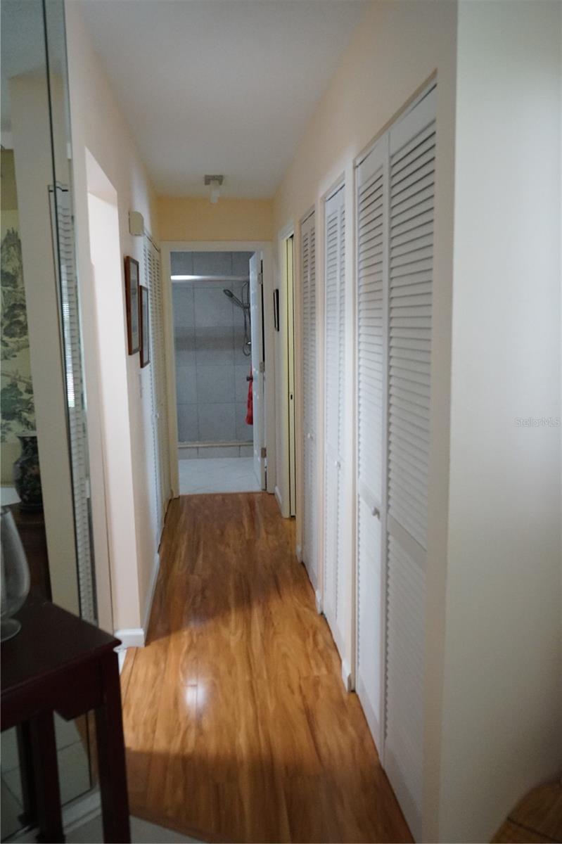 hallway to kitchen, bedrooms and bathroom