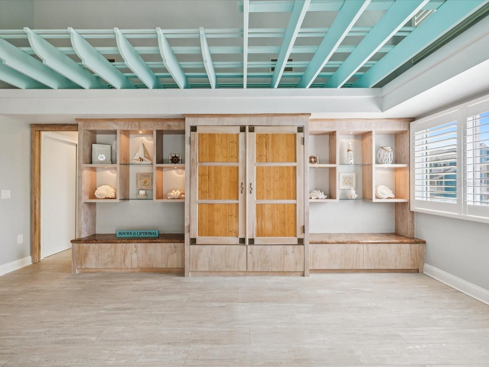 Watch virtual tour for more details