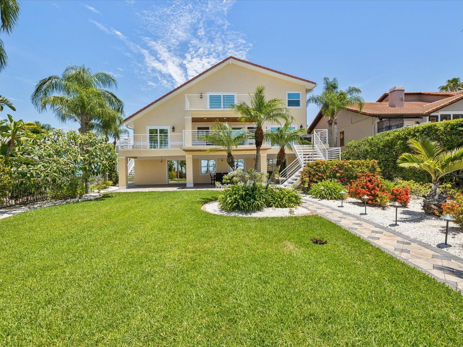 Watch virtual tour for more details