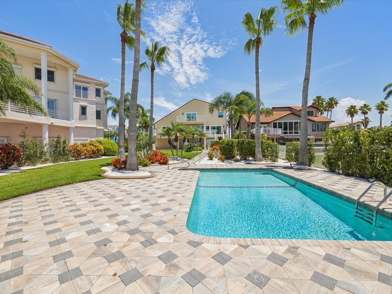 Watch virtual tour for more details