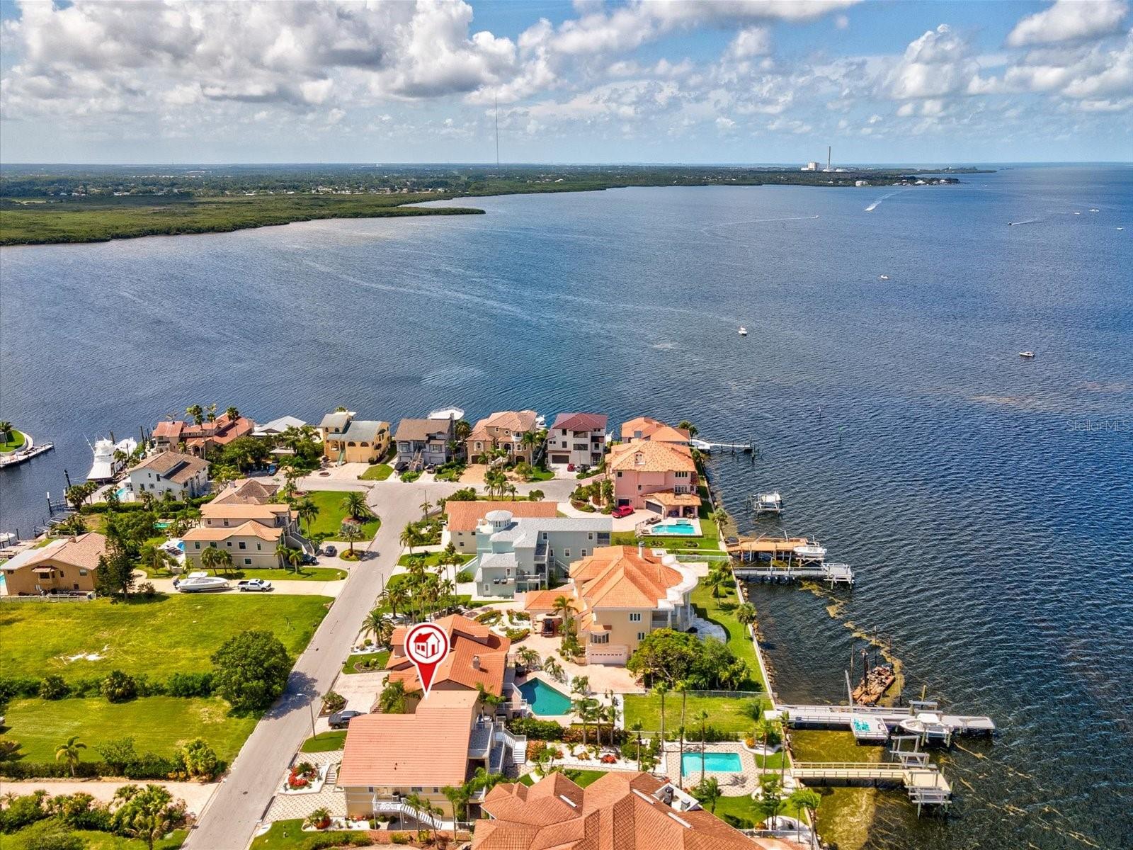 Watch virtual tour for more details