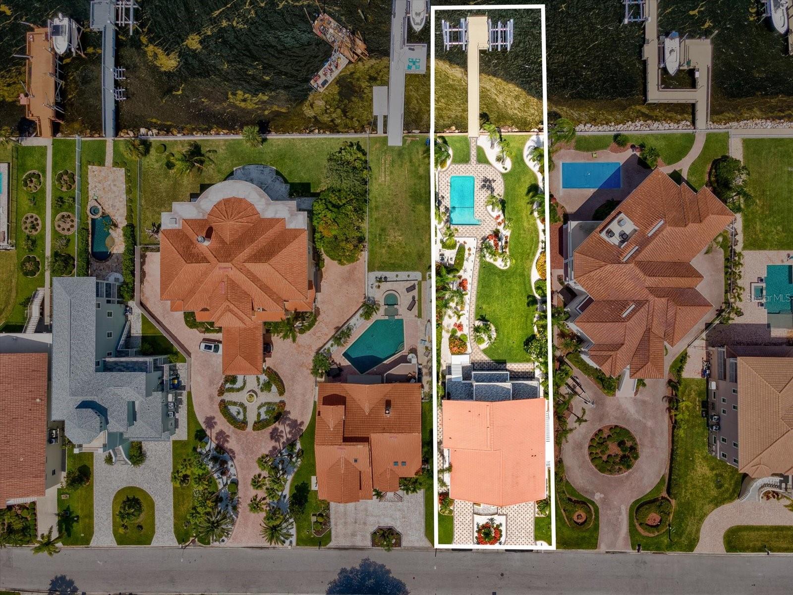 Watch virtual tour for more details