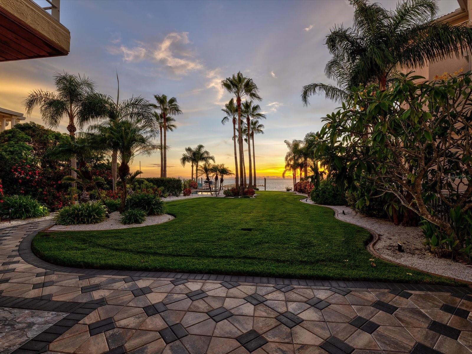 Watch virtual tour for more details