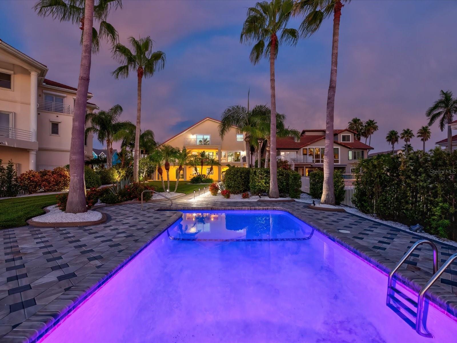 Watch virtual tour for more details