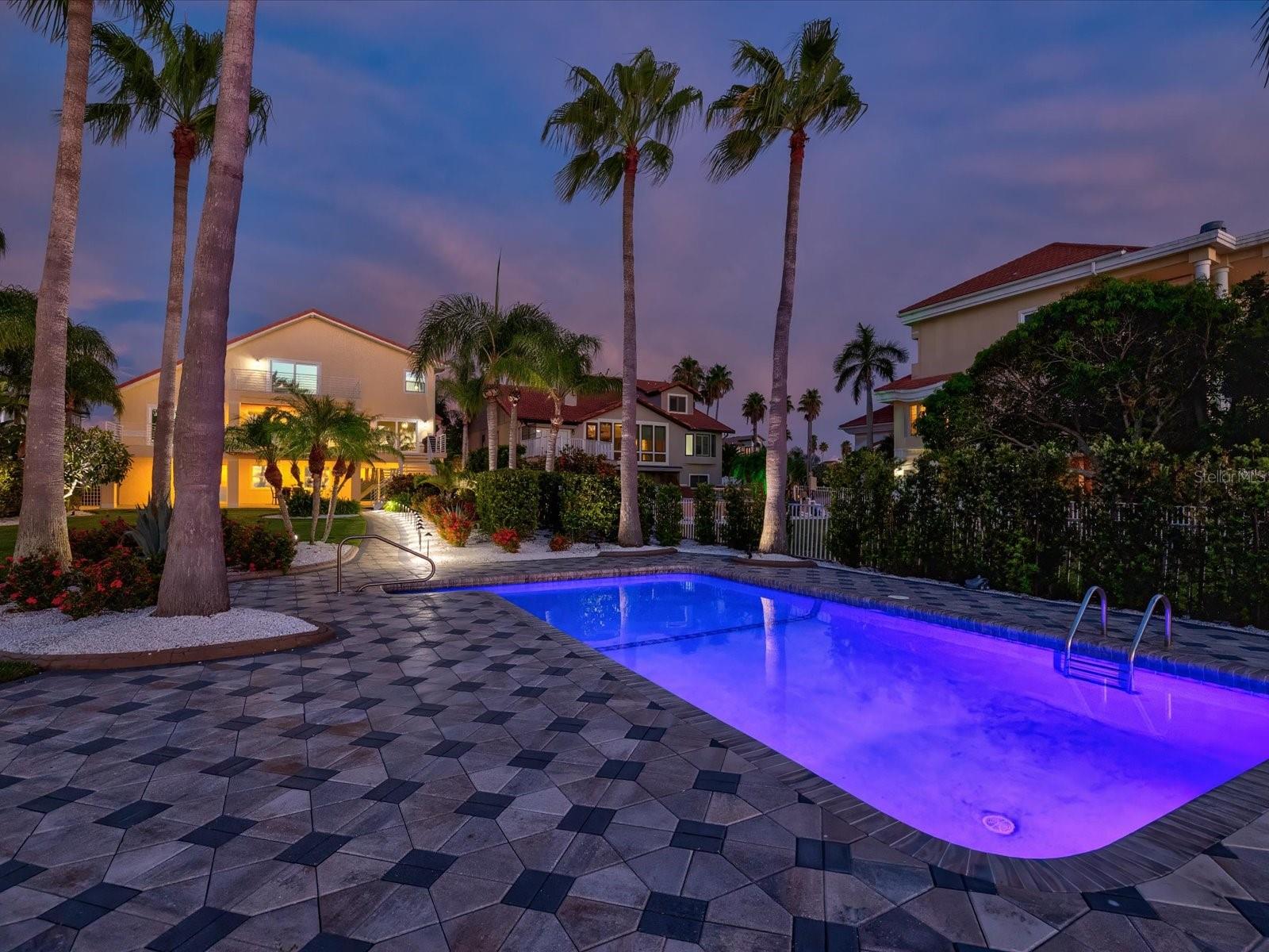 Watch virtual tour for more details