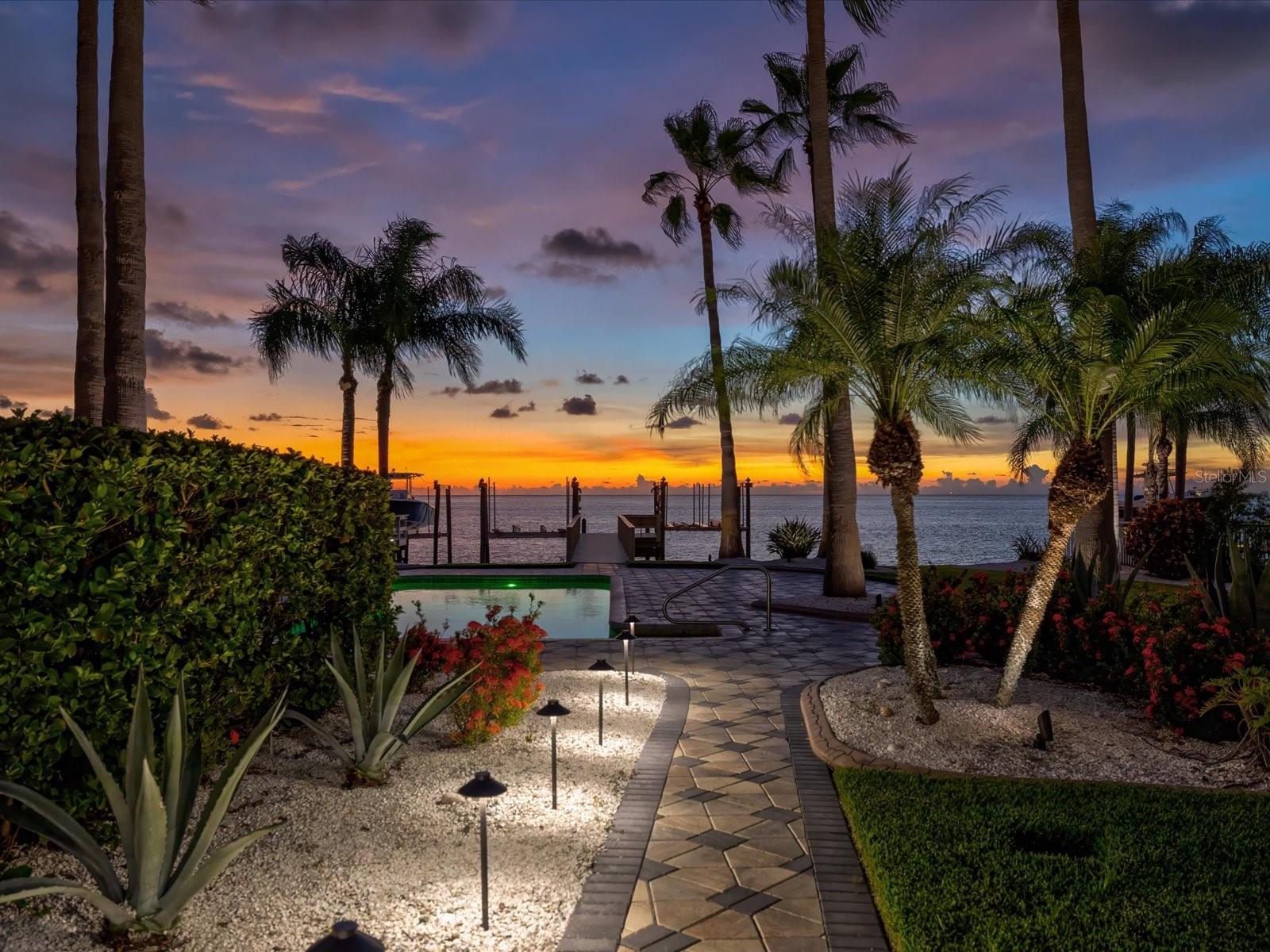 Watch virtual tour for more details