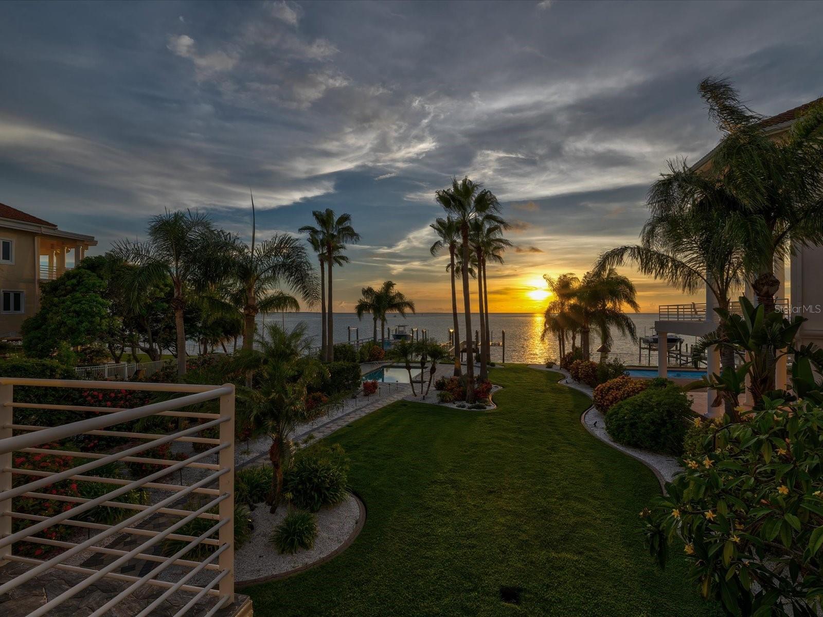 Watch virtual tour for more details