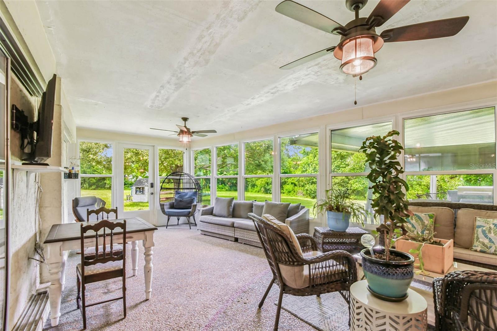 This Florida Room is amazing!!!