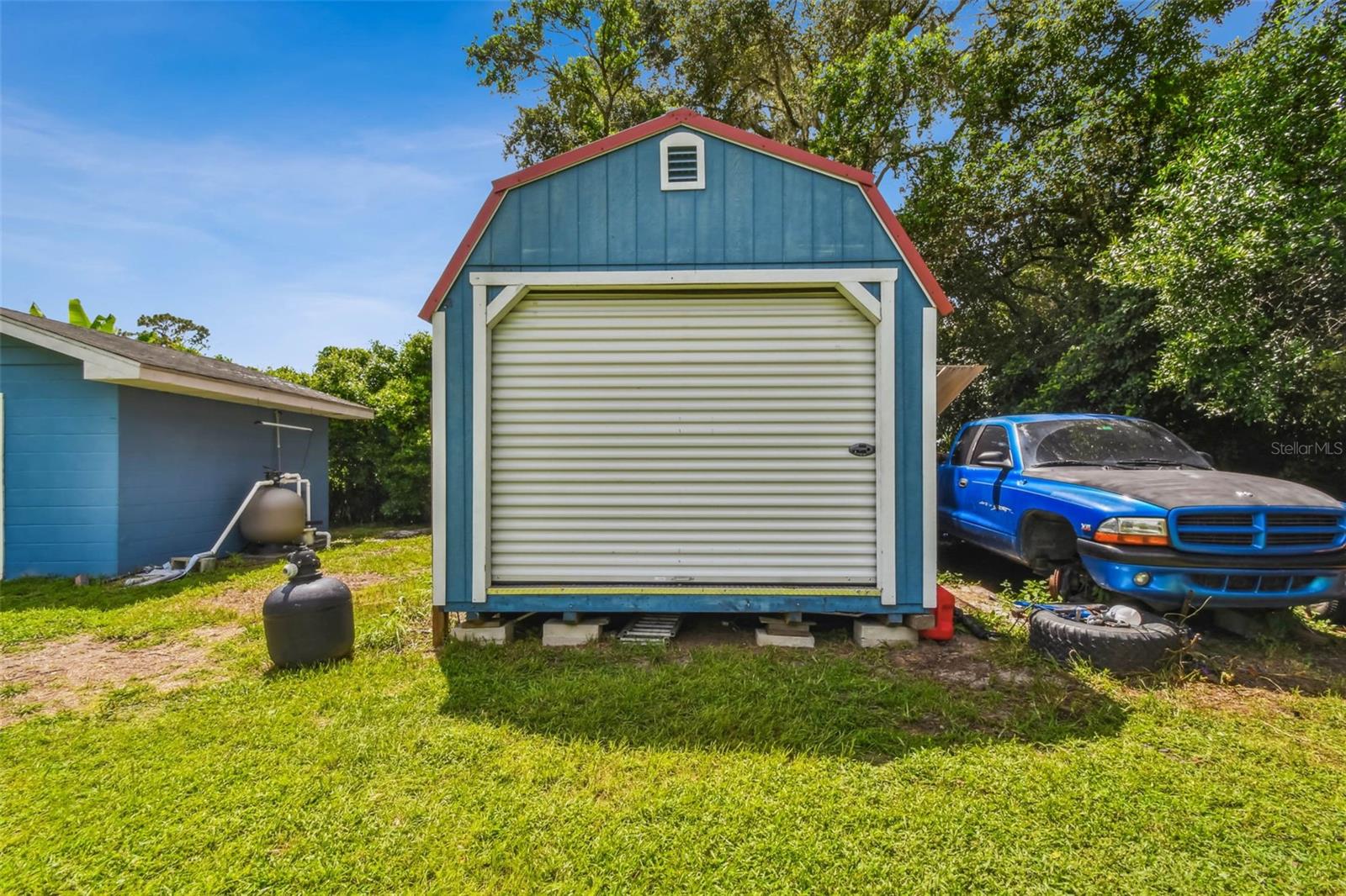 This 12x24 barn style shed offers loads of storage for tools, lawn equipment, or whatever you please!