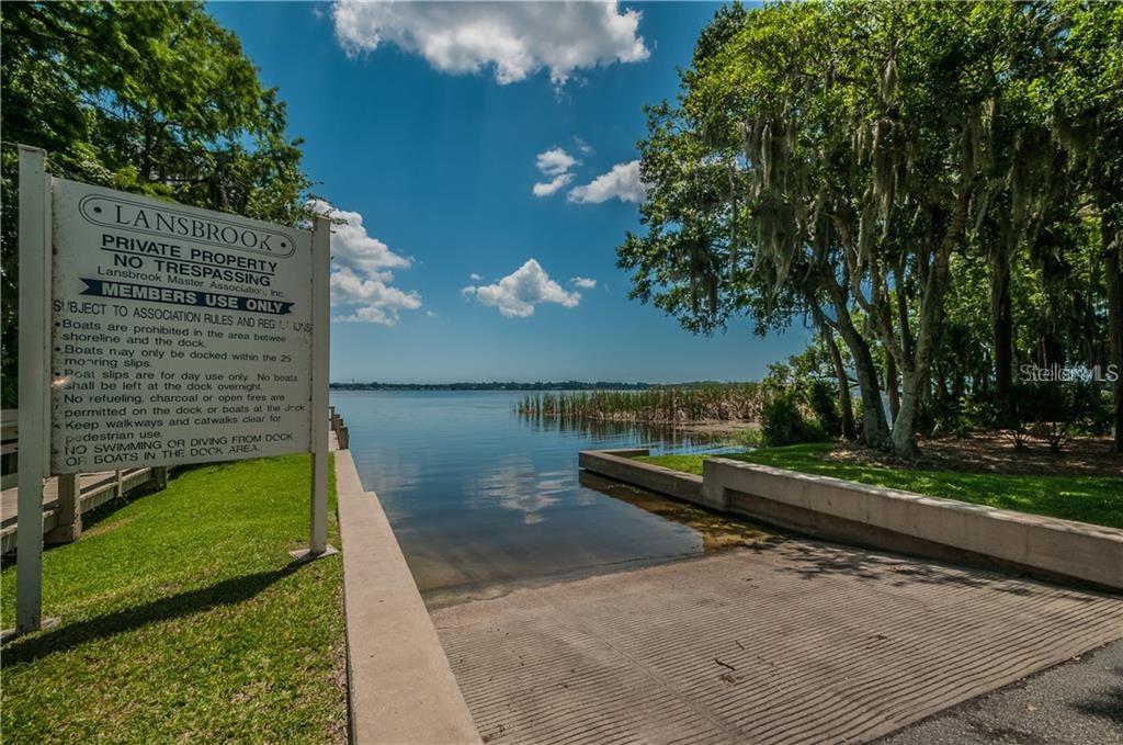 Lansbrook residents have exclusive access to a private boat ramp on Lake Tarpon—perfect for launching kayaks, canoes, or boats for a day on the water.