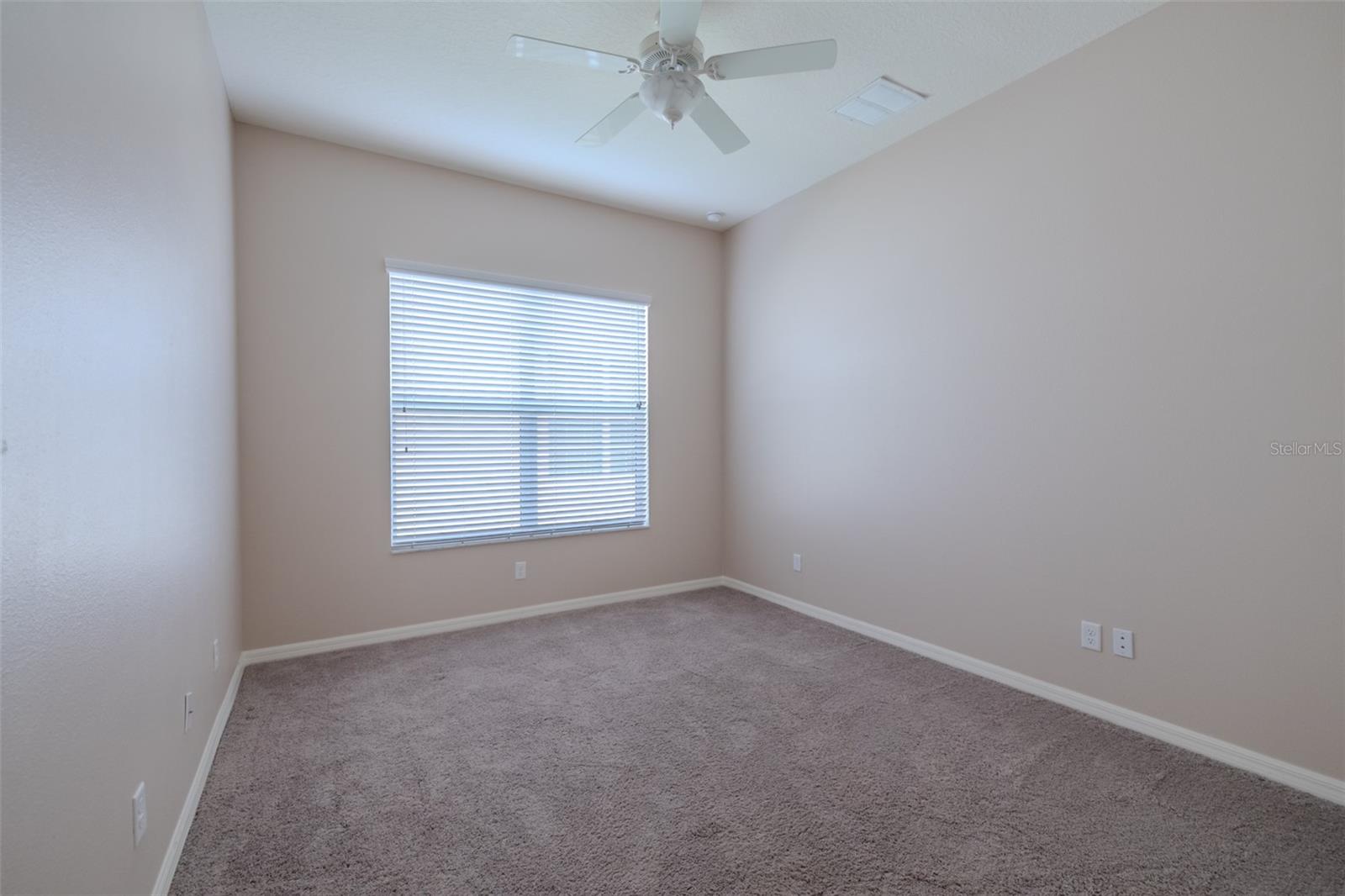 Den/3rd Bedroom