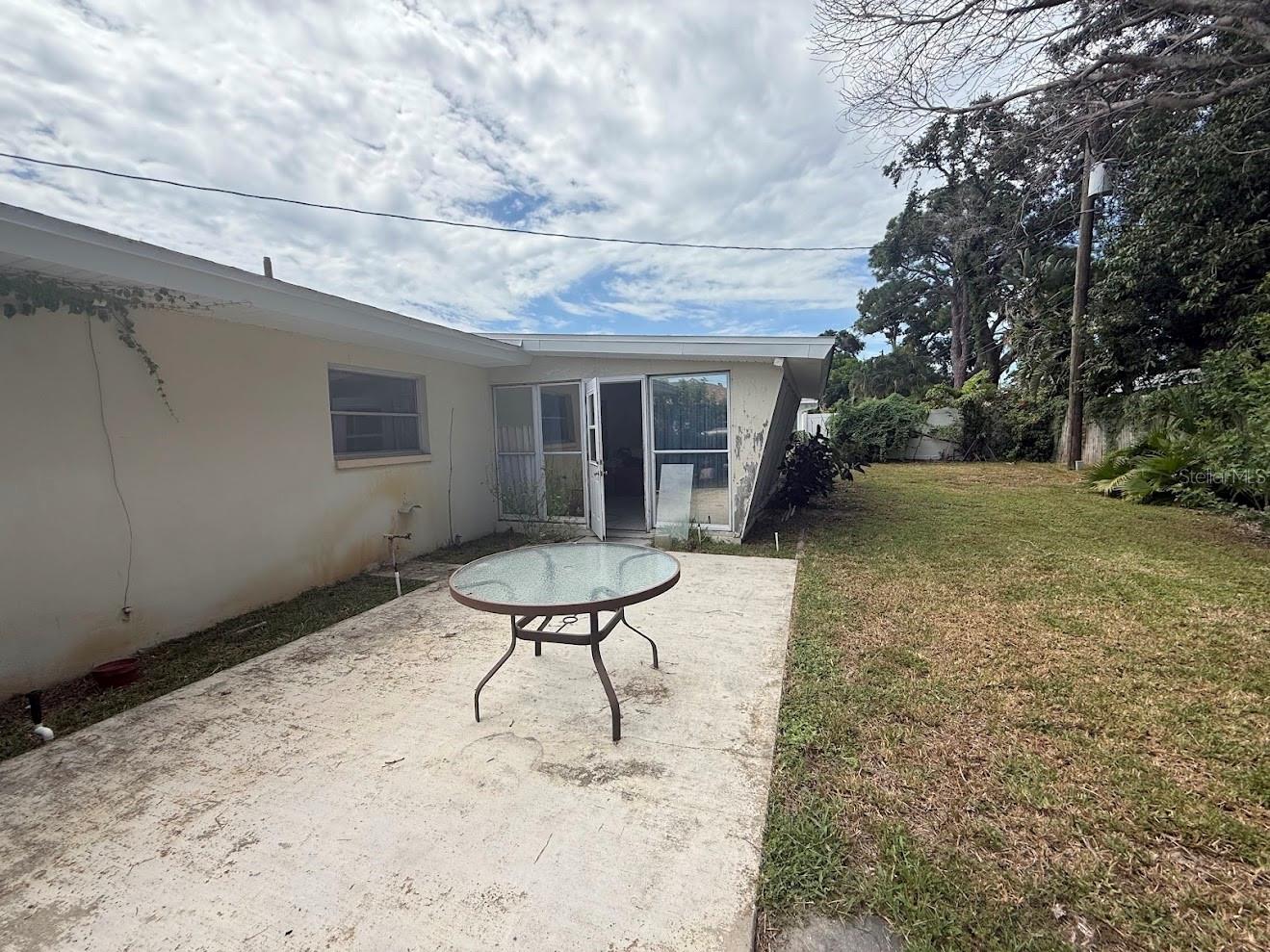Enjoy the concrete patio area for entertaining!