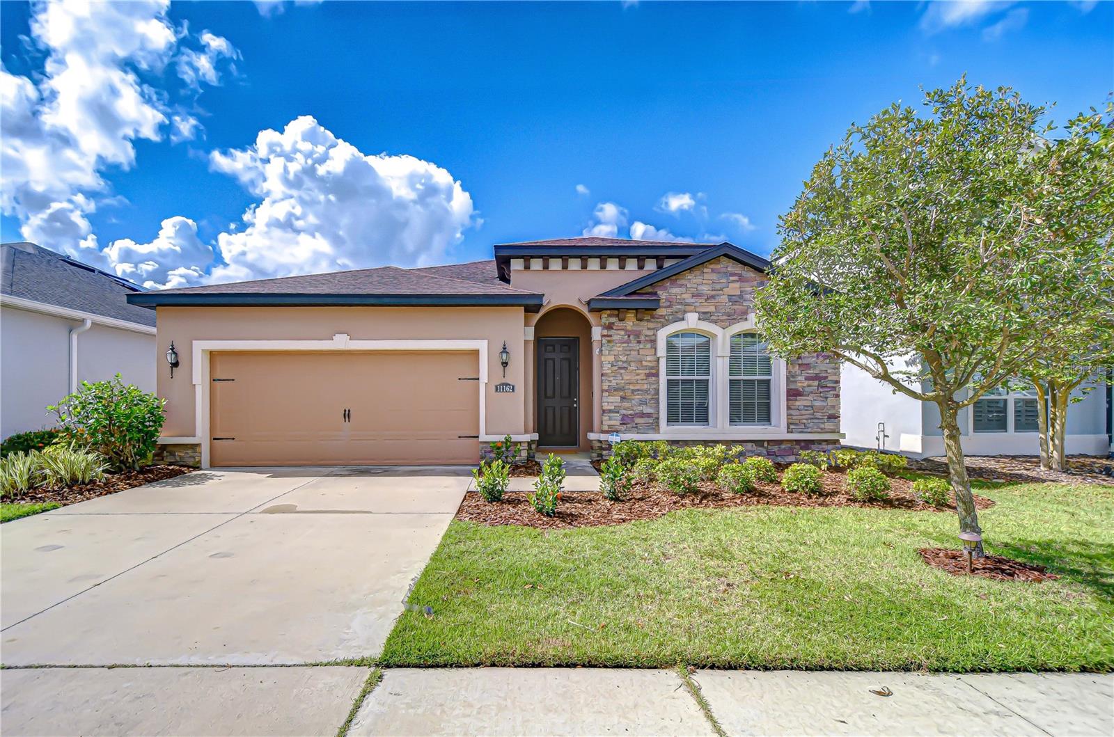 Beautiful curb appeal!