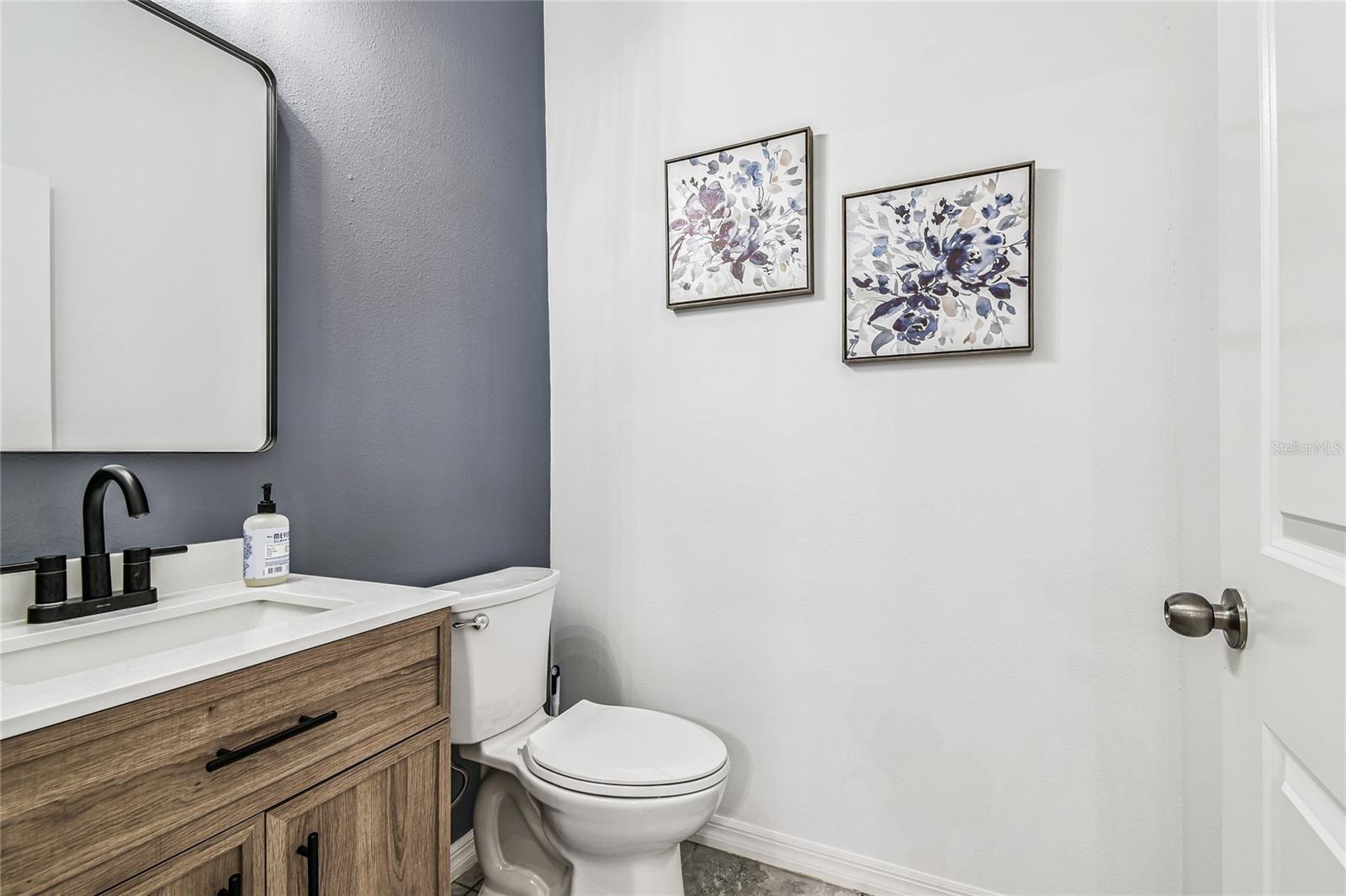 1/2 bathroom