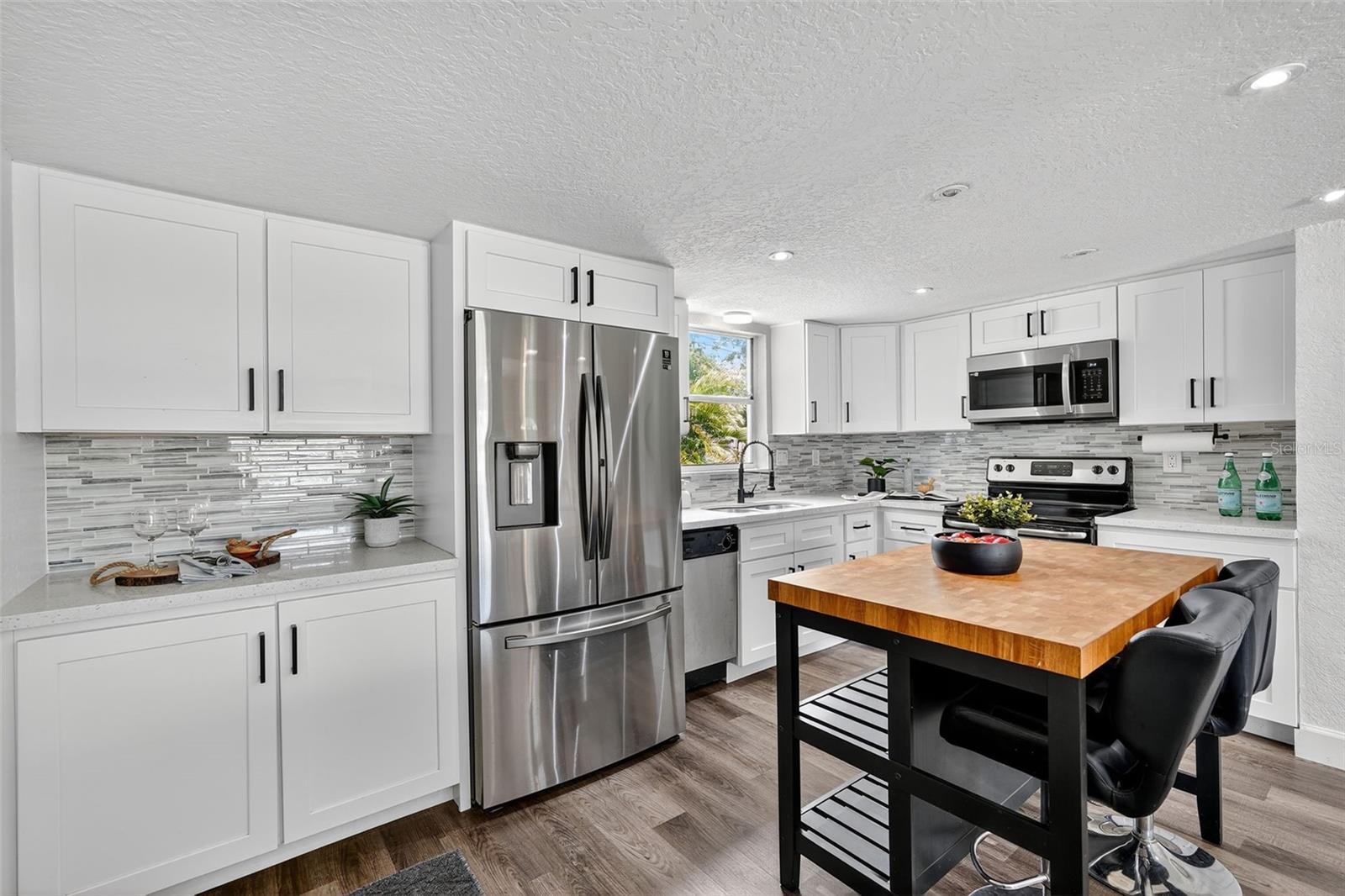 Eat-In Kitchen