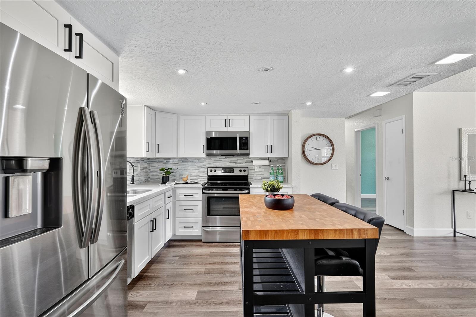 Eat-In Kitchen