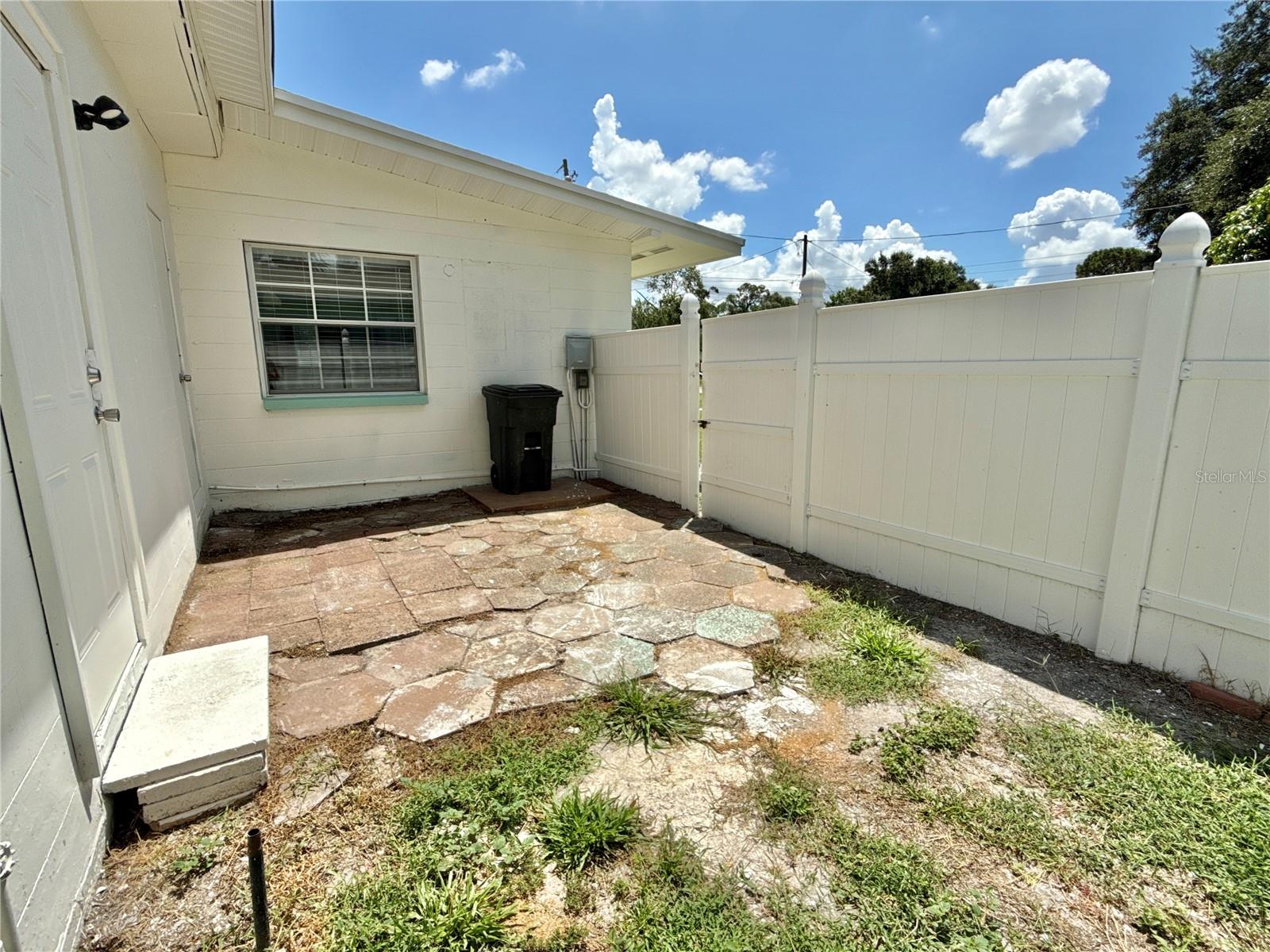 Courtyard in studio apartment