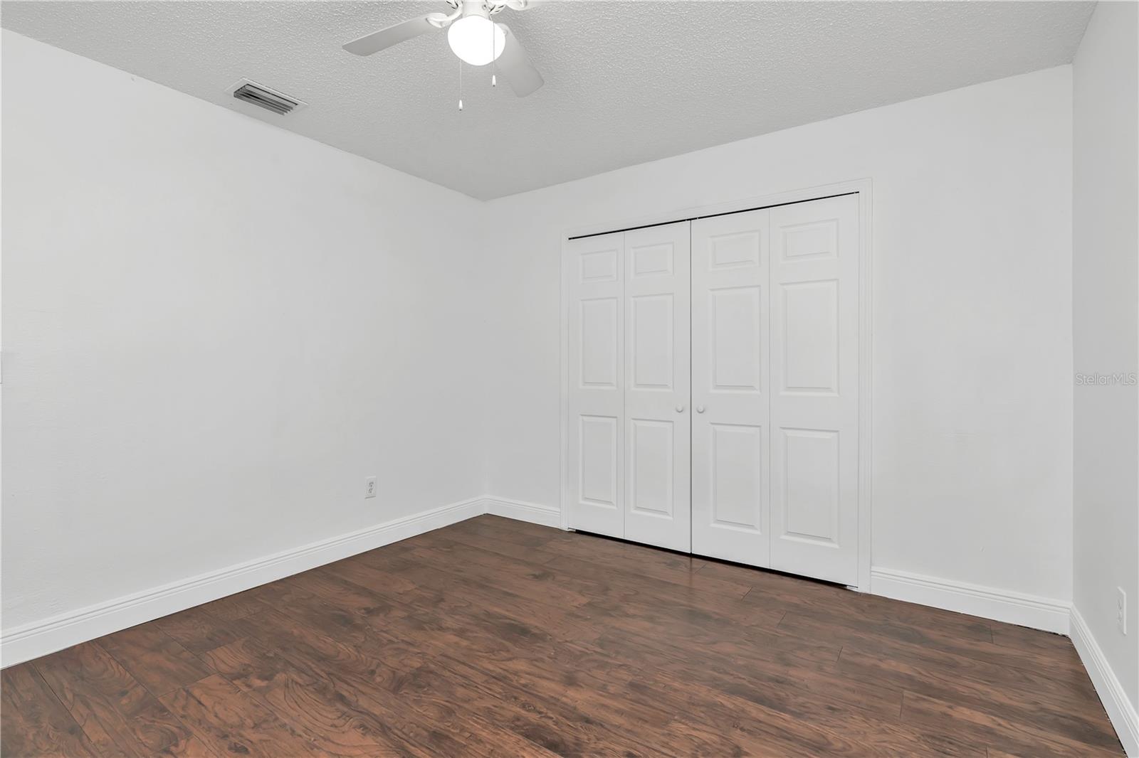 second bedroom from other angle