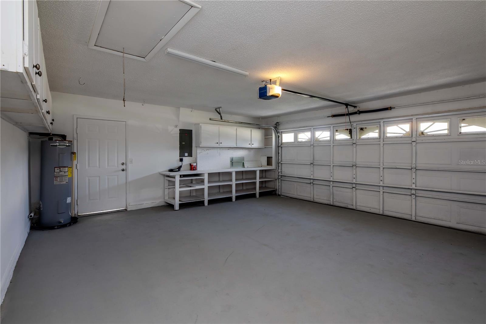 Garage 2 spaces for cars