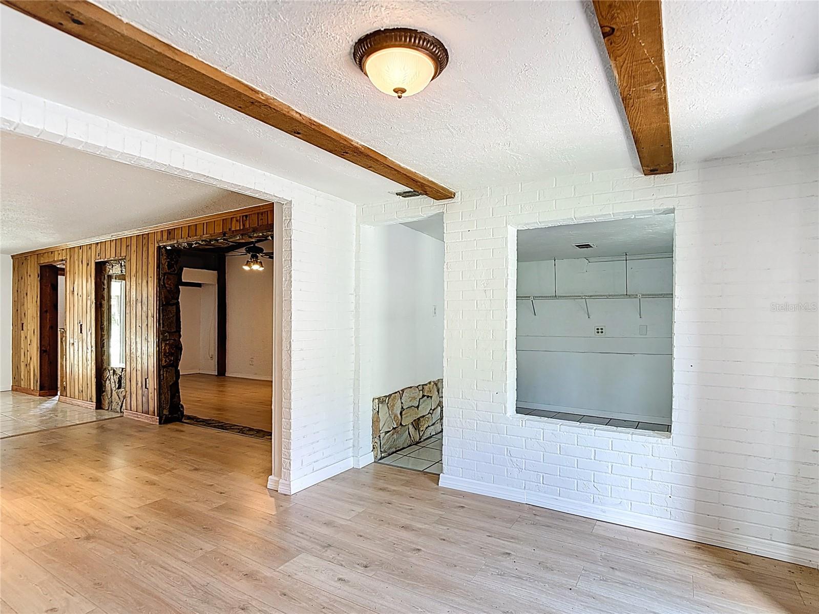 Outside bonus room or office (could be a 3rd Bedroom)