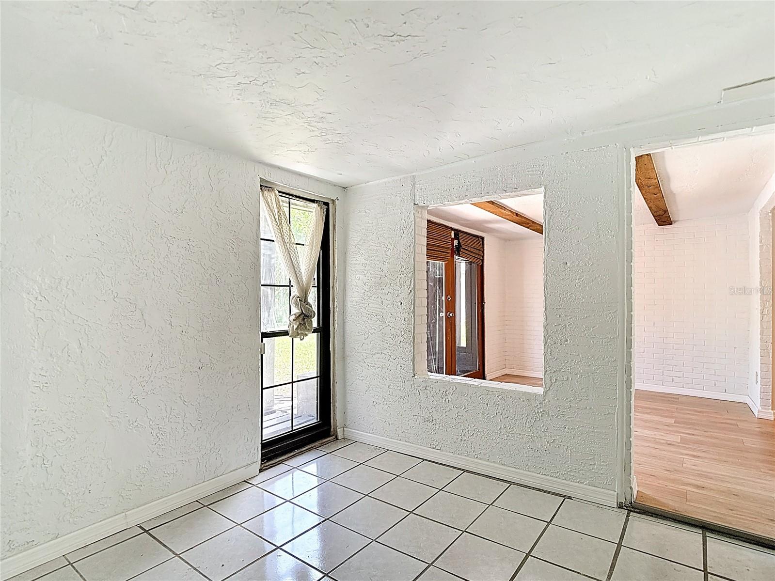 Bonus room or office (could be a 3rd Bedroom)
