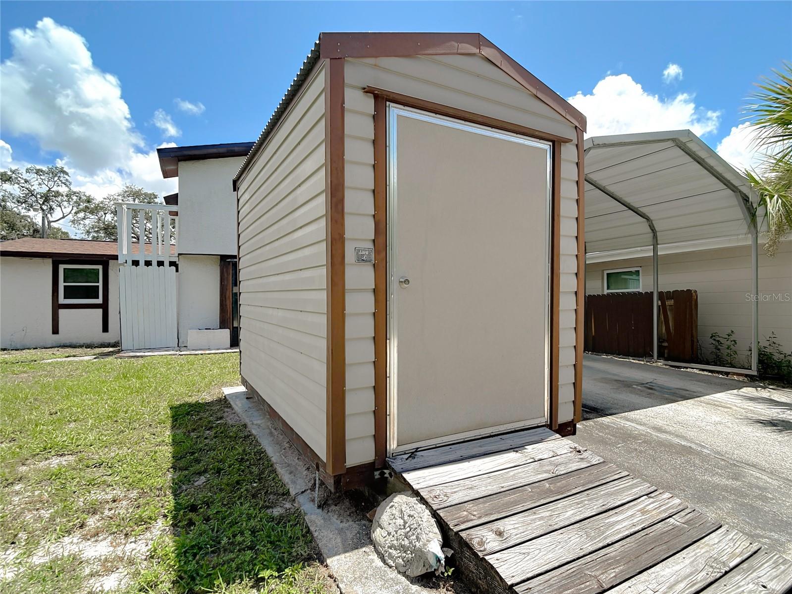 Yes - comes with a shed!