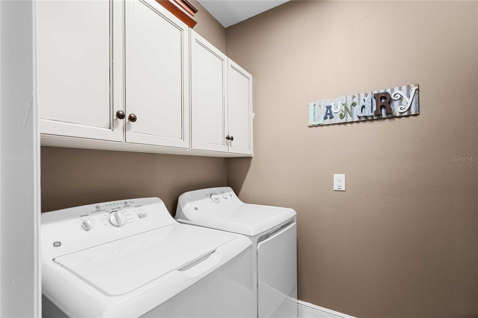 2nd story Laundry room