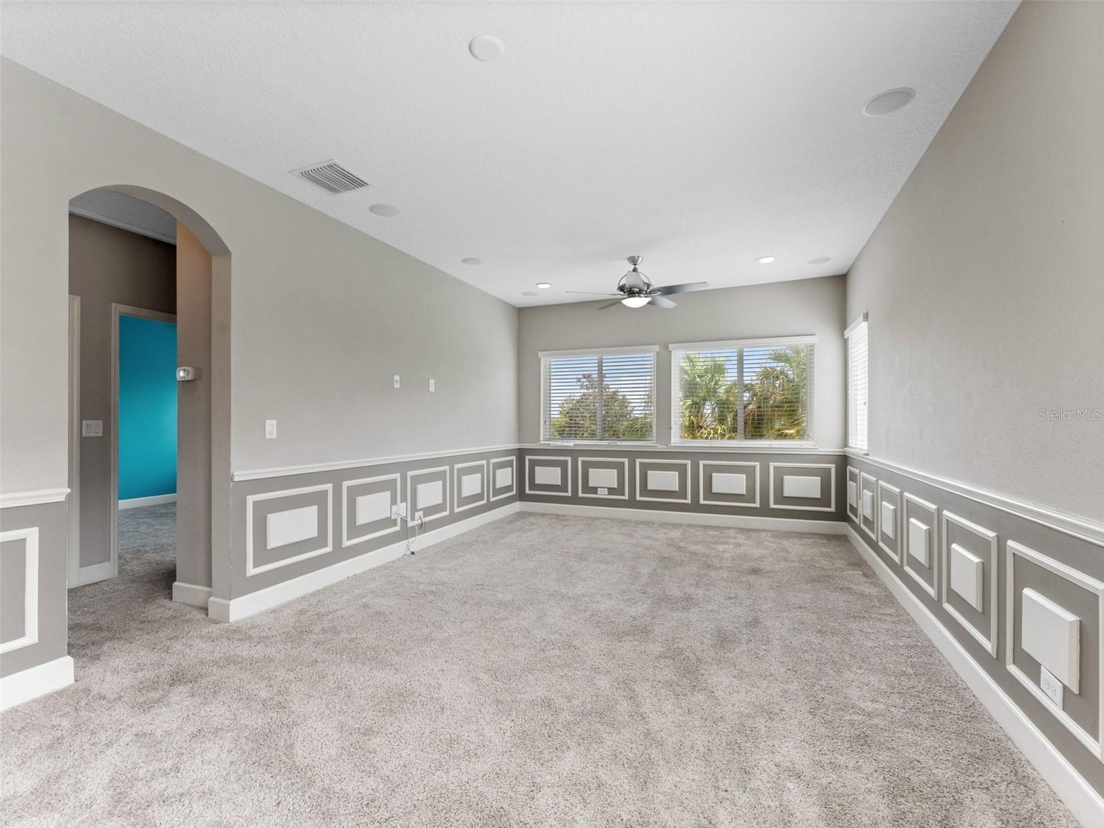 Upstairs Loft with Ceiling Fan!
