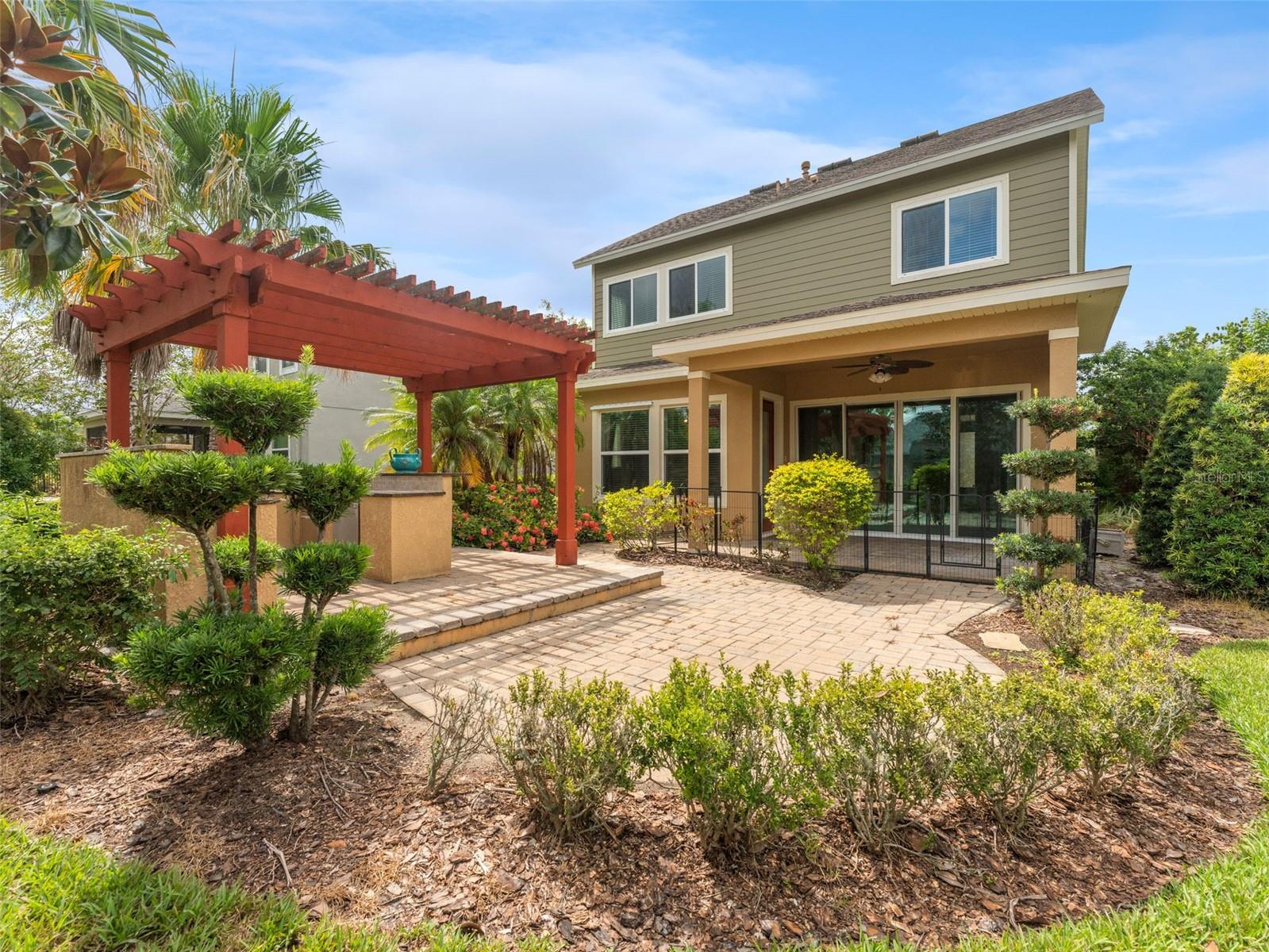Full Overview of the Beautiful Landscaped Backyard!