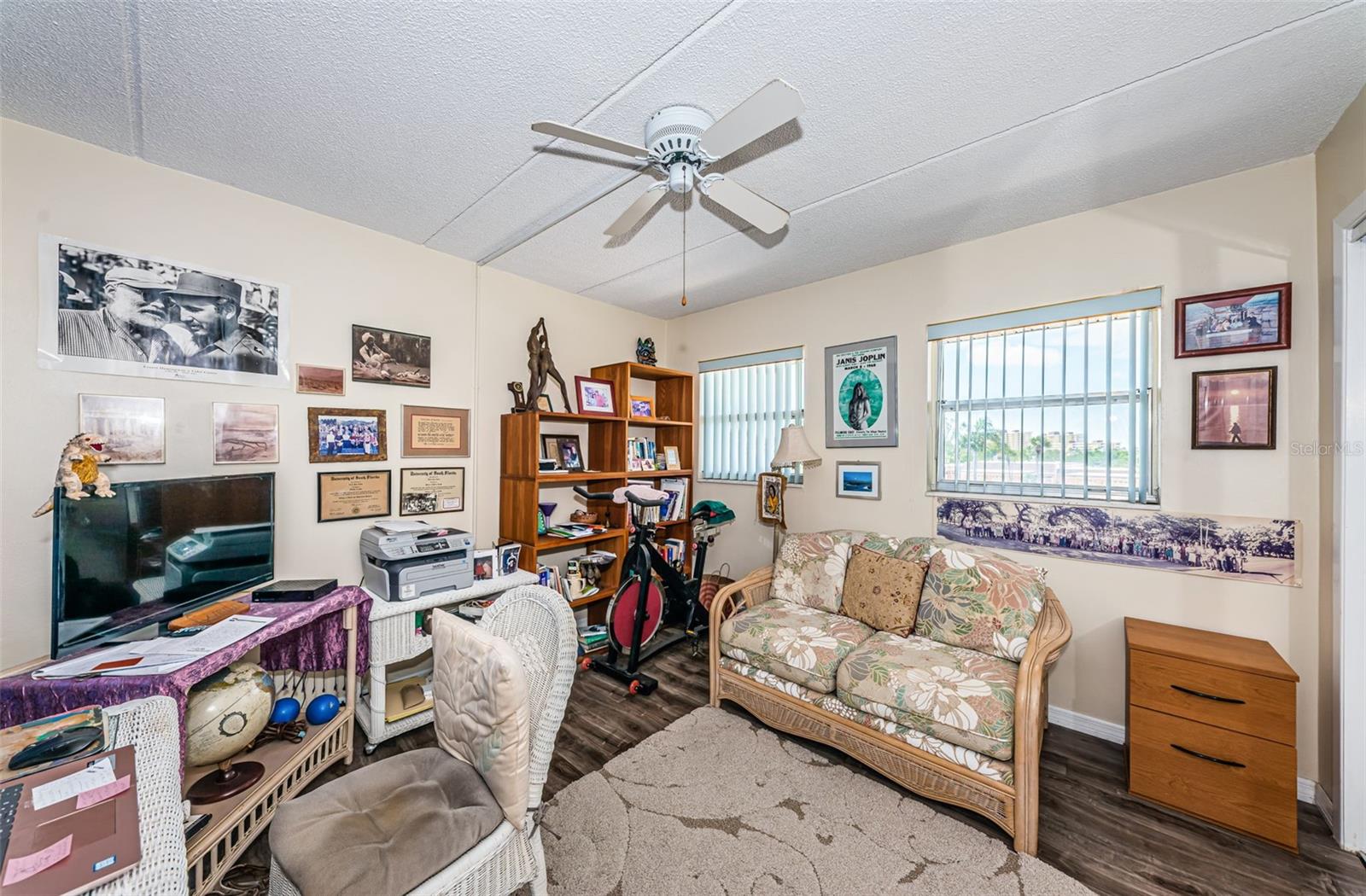 2nd bedroom
