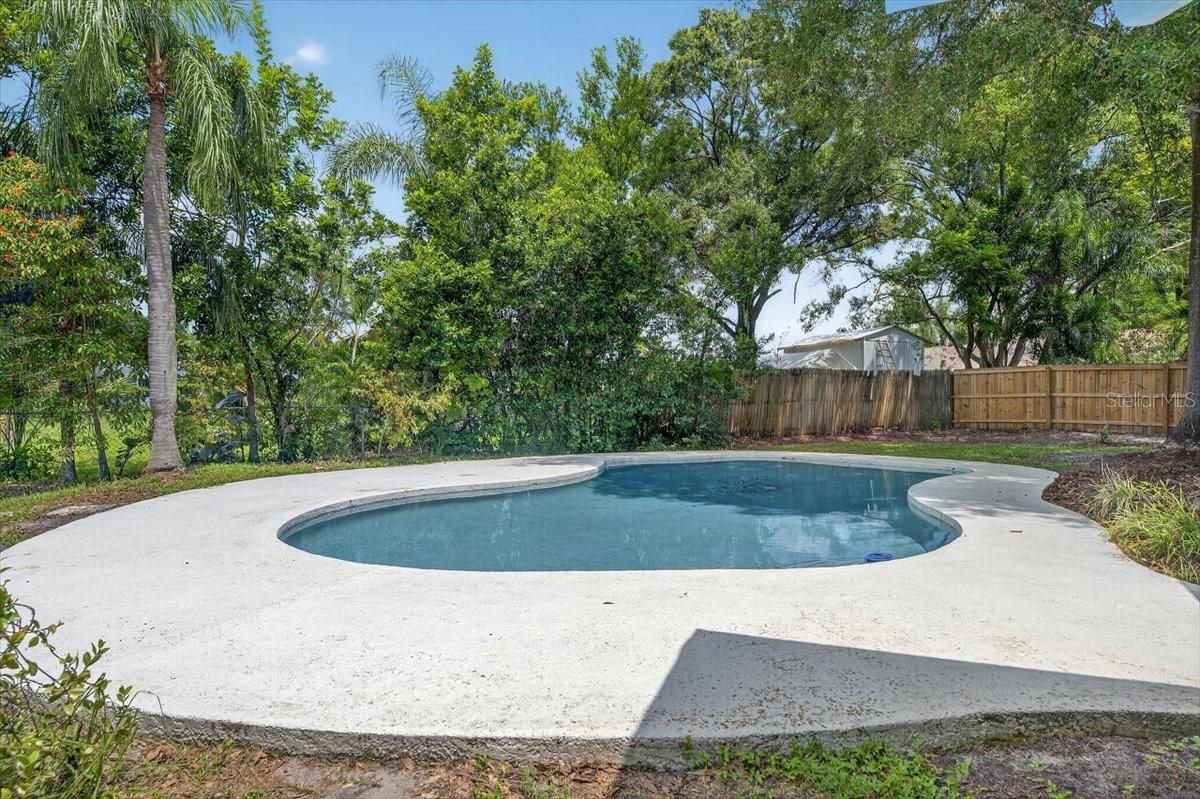 POOL
