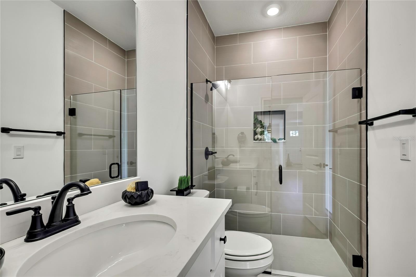 Bathroom 2/Patio bath