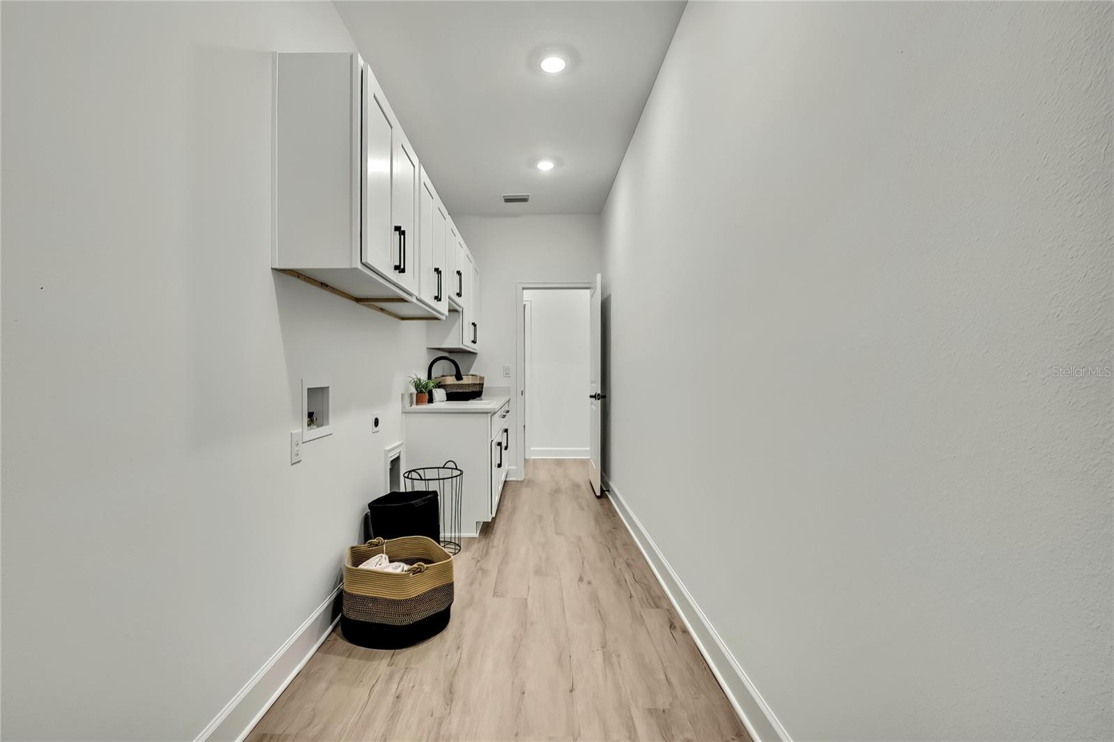 Laundry room/mudroom area