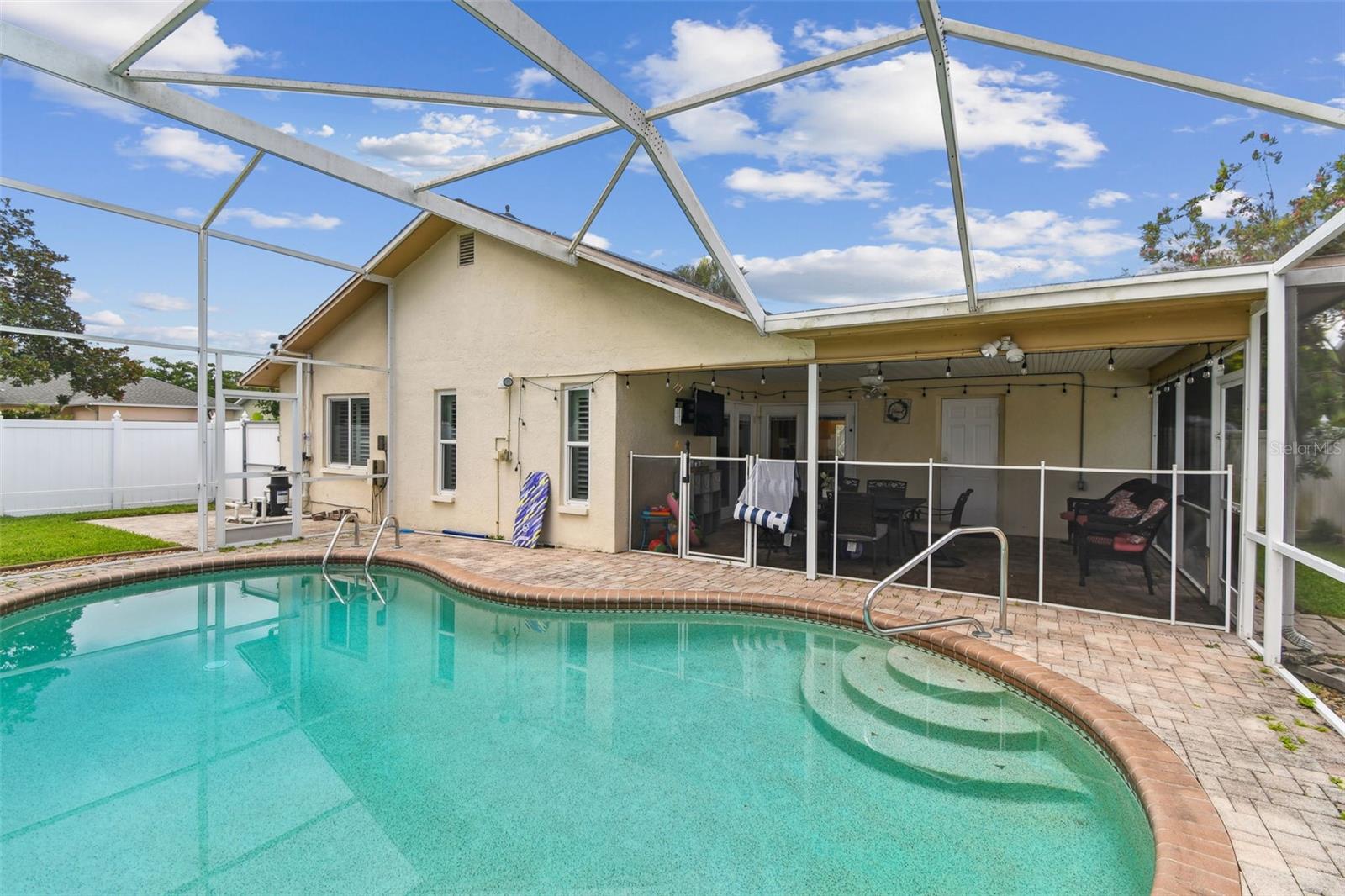 Screened pool