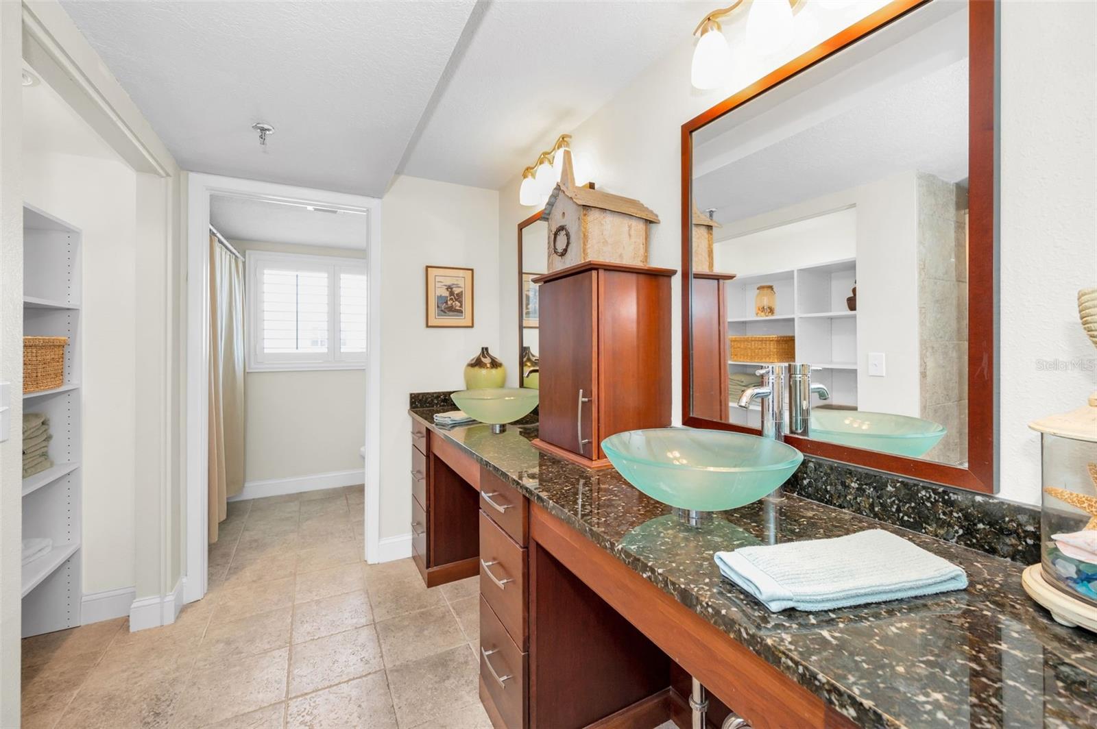 ... 11.10 X 10' Master Bath  With 9 Foot  Vanity With 2 Seagrass Vessel Basins - Prep Area - Walk In Shower - Closet & Toiletry Room .