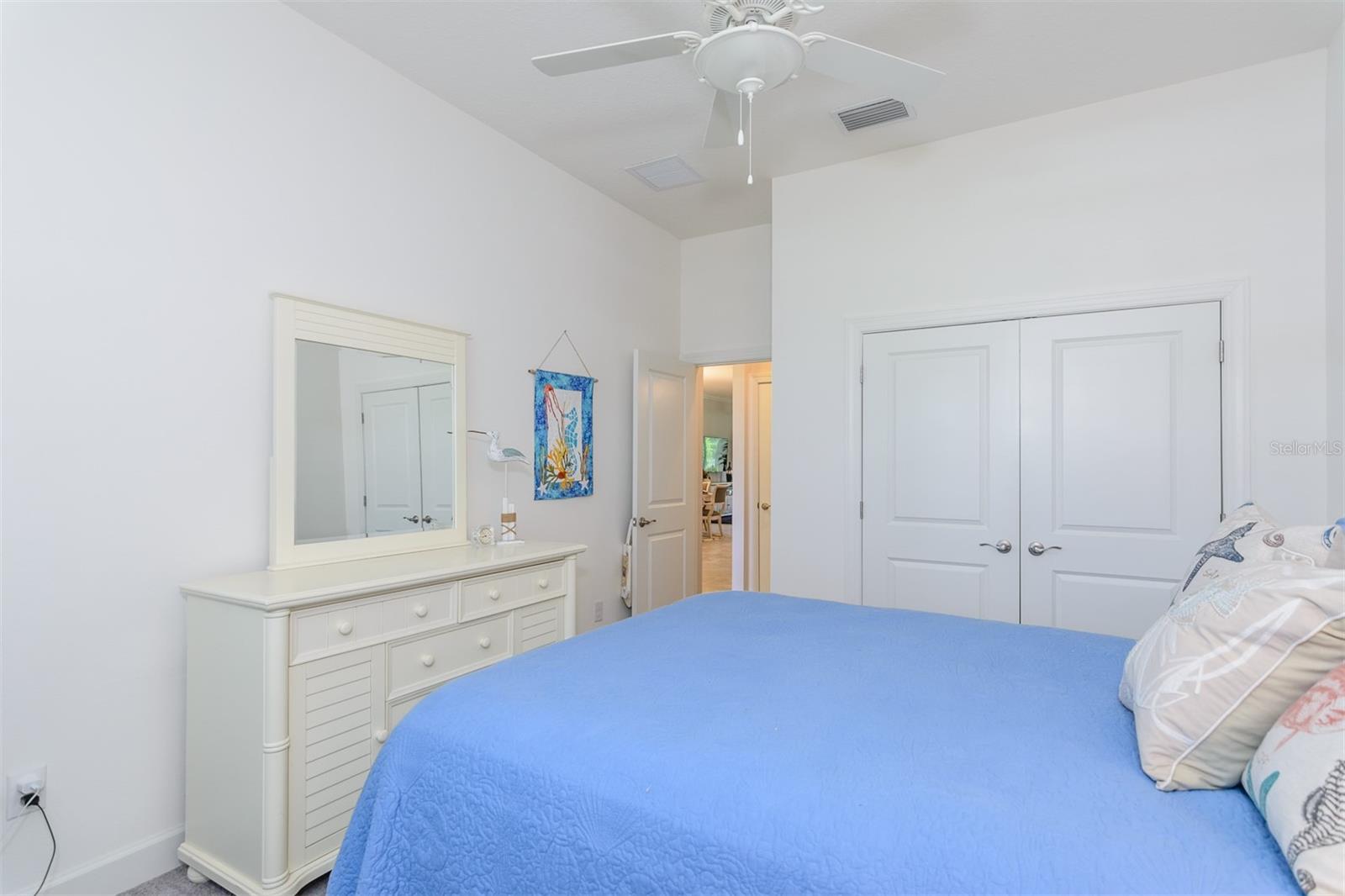 2nd bedroom