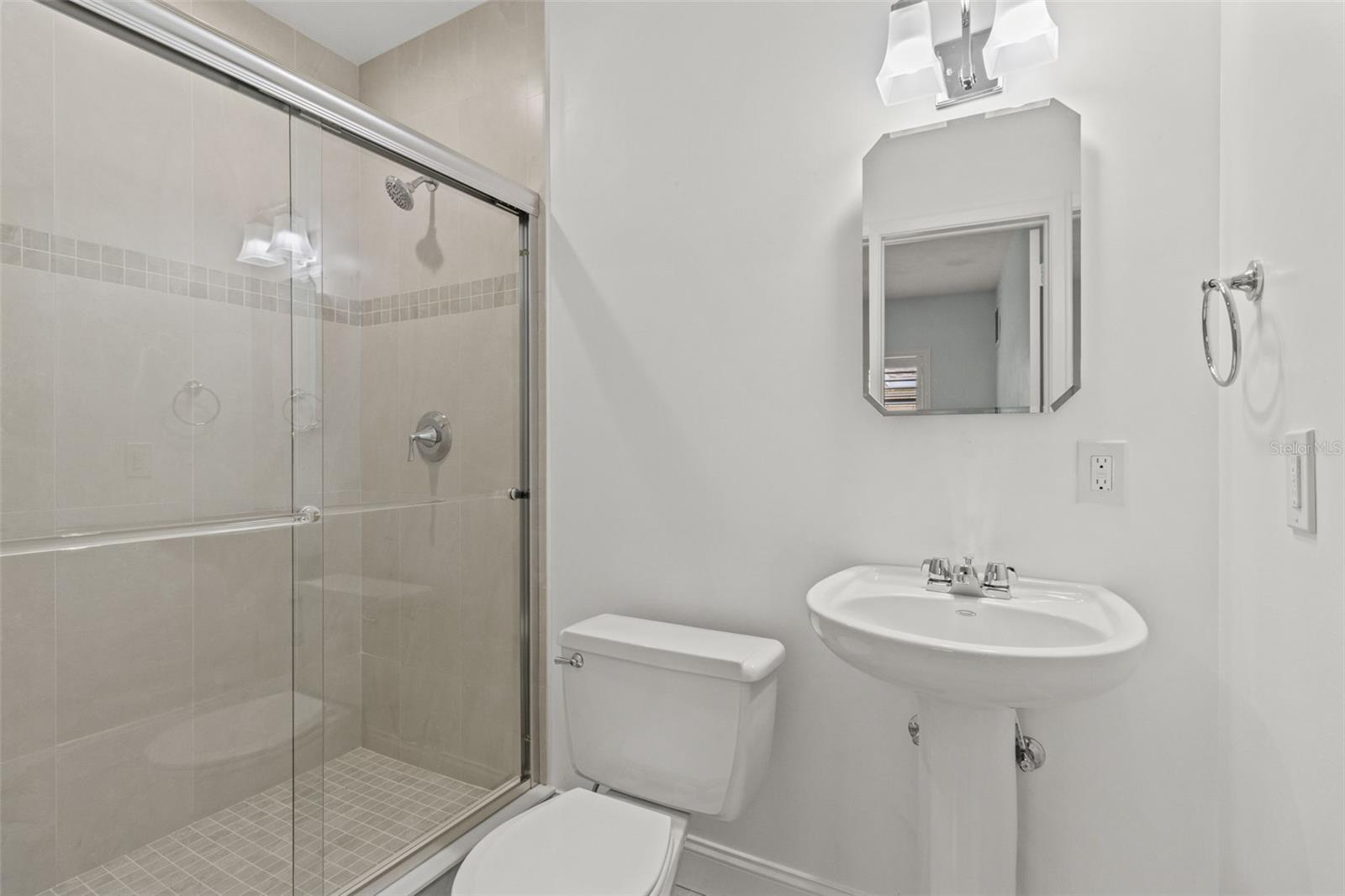 Bedroom #4 bath en-suite