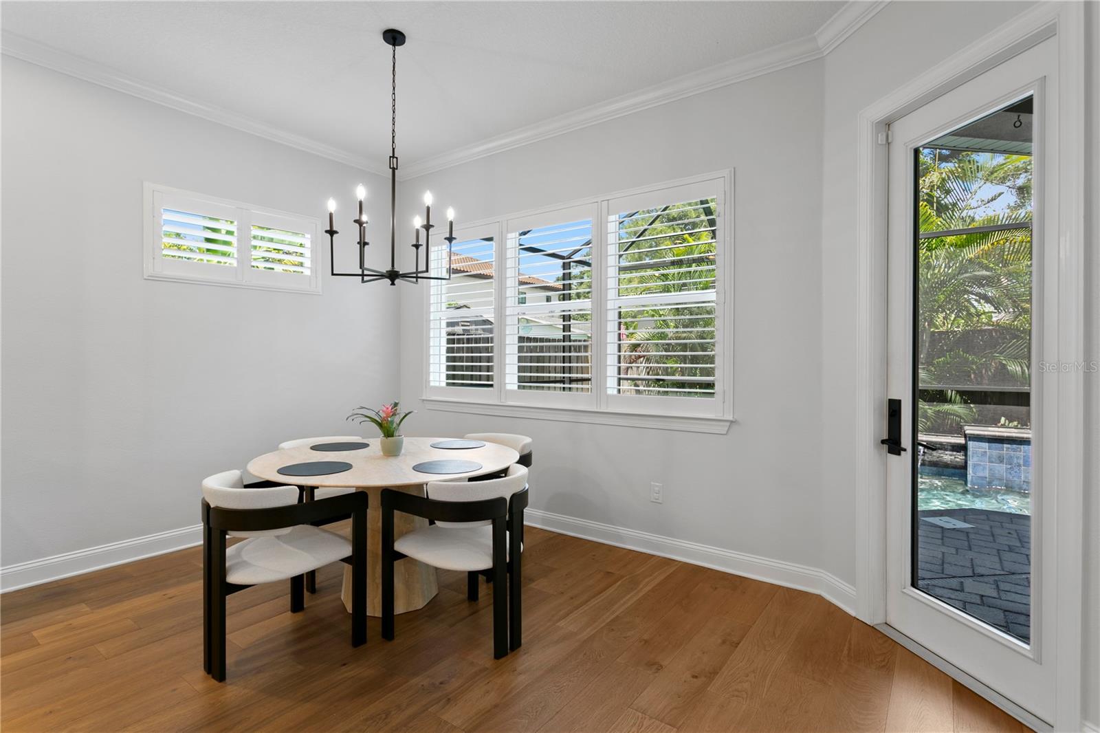 Bright breakfast nook!