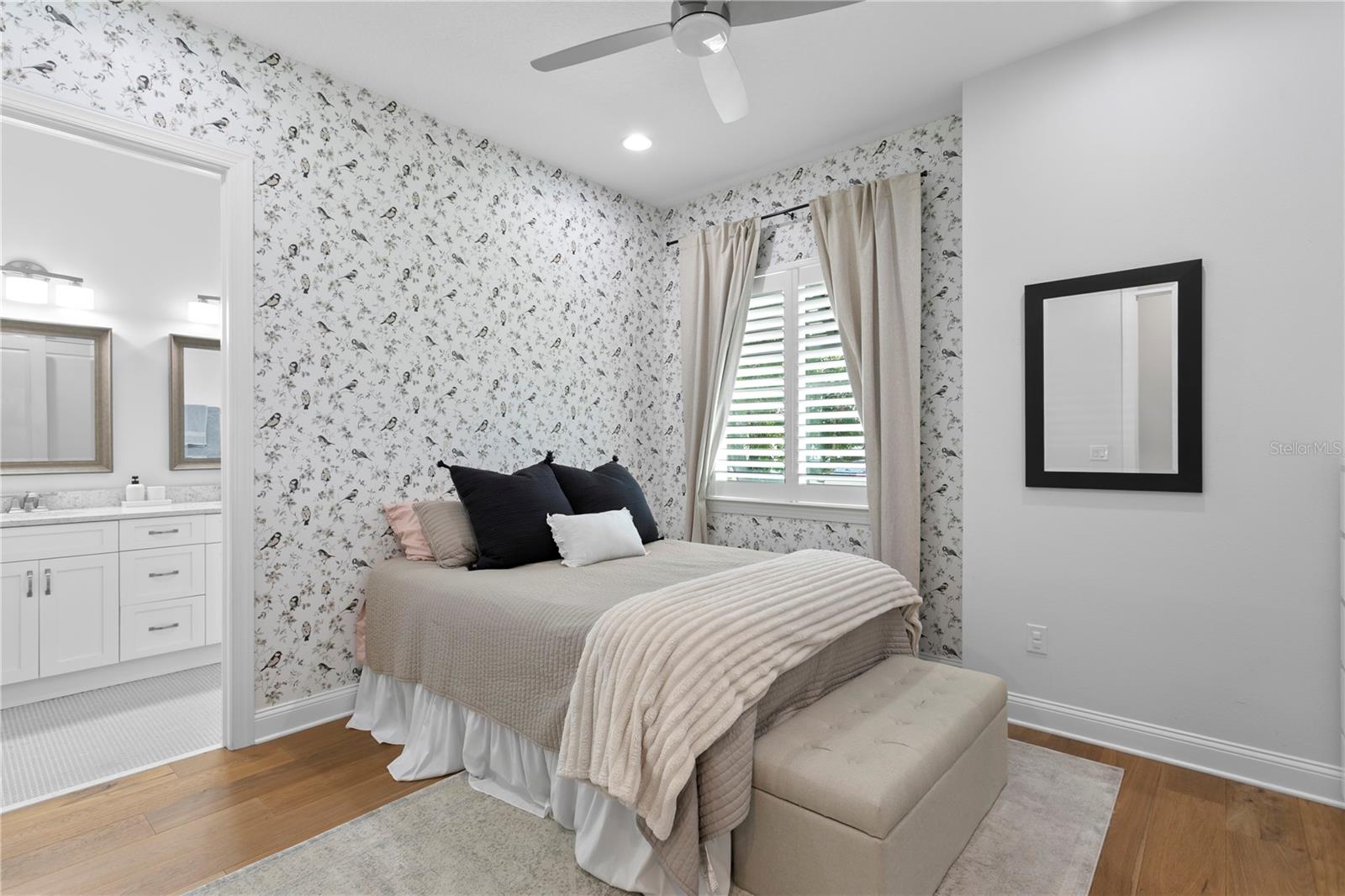 Third bedroom with en-suite bathroom!