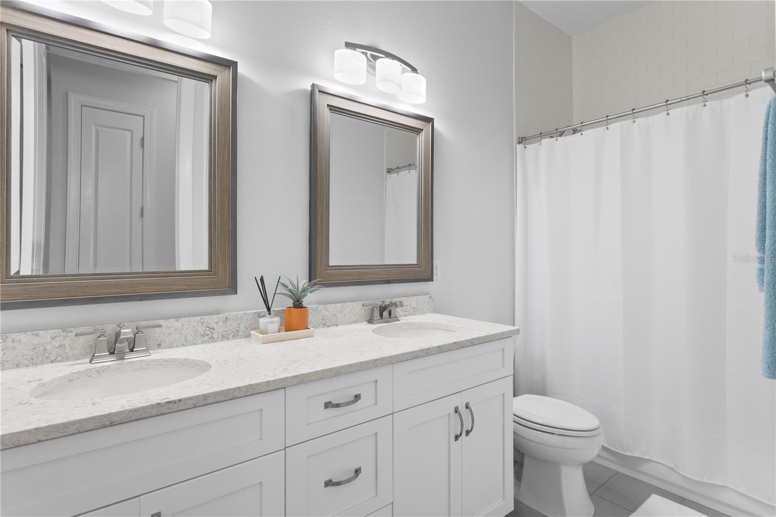 fourth bedroom en-suite bathroom!